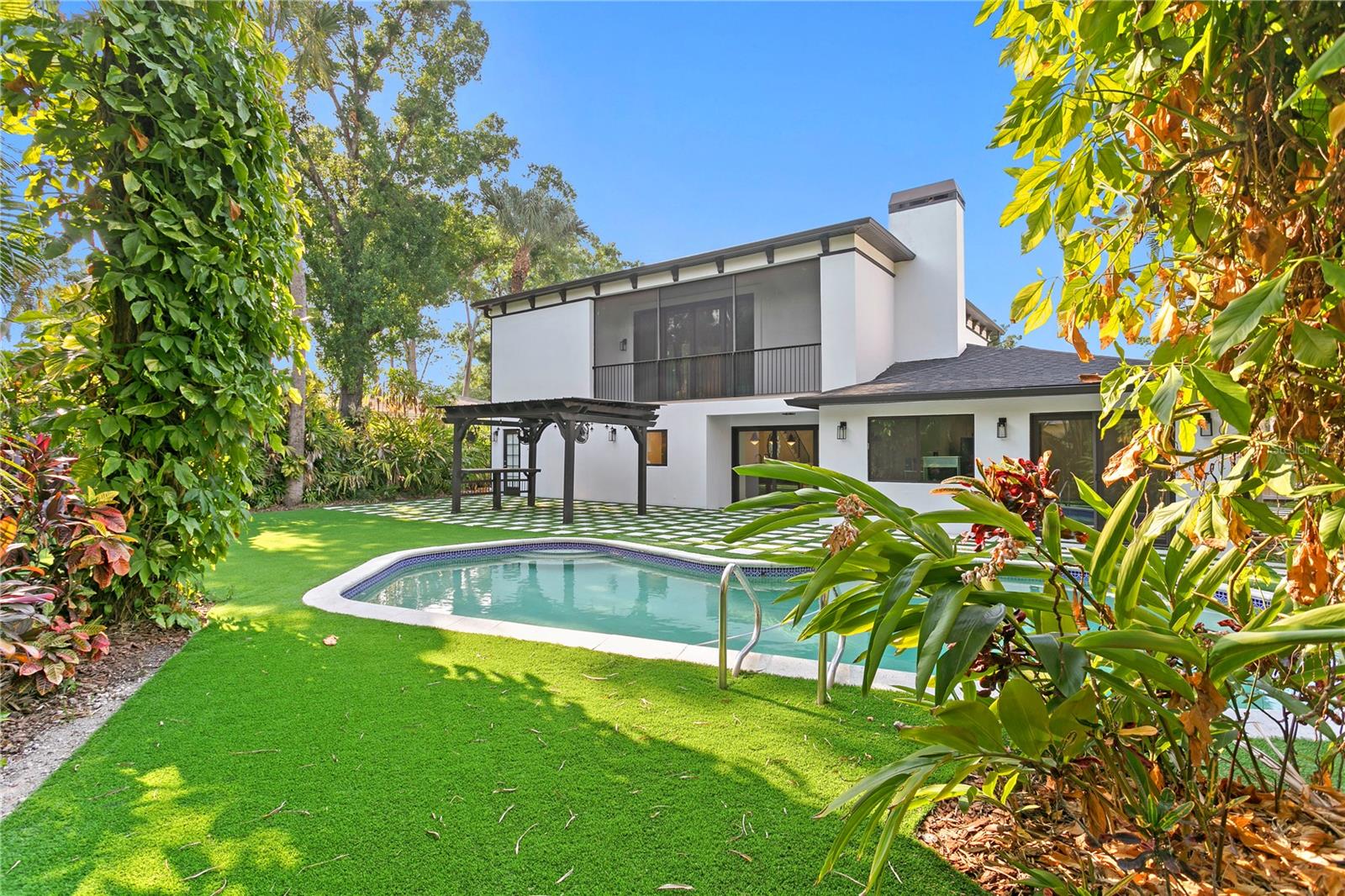 Listing photo id 15 for 4308 Beach Park Drive