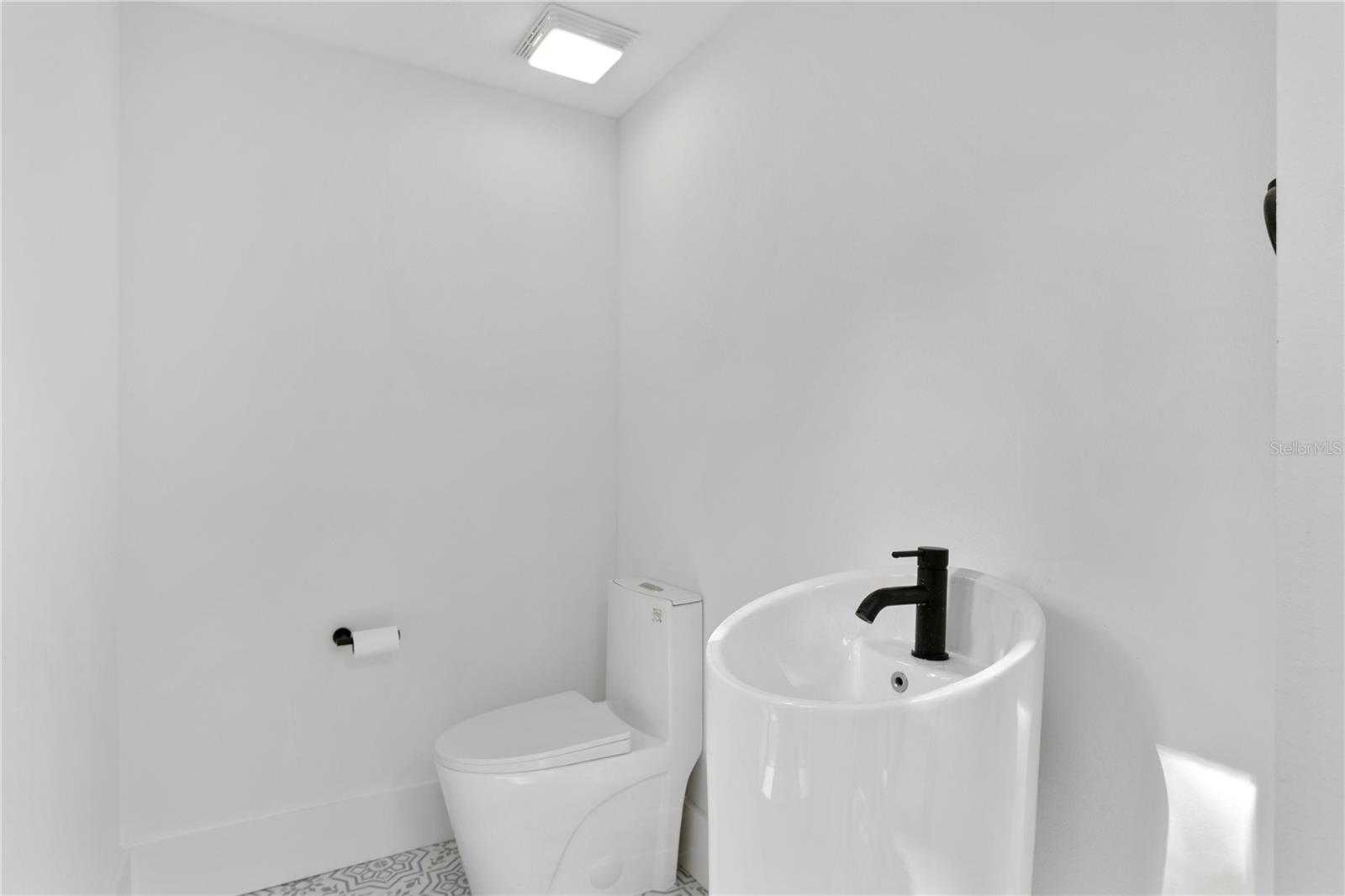 Listing photo id 16 for 4308 Beach Park Drive