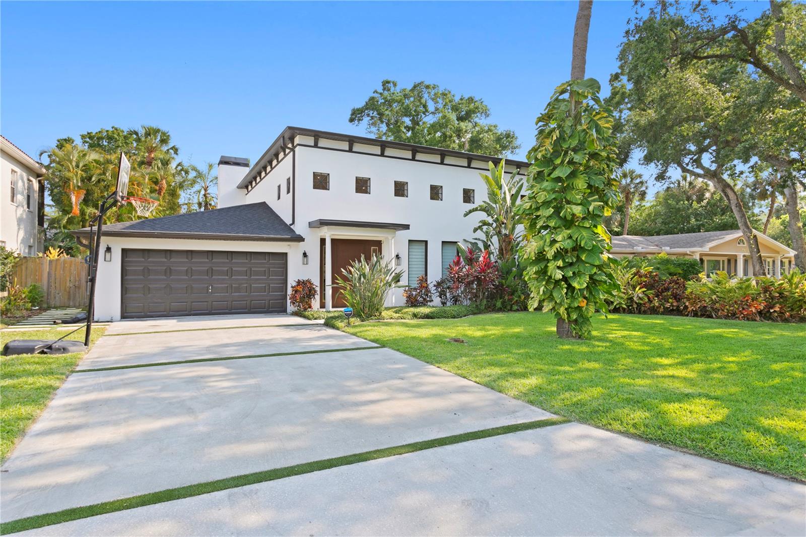 Listing photo id 0 for 4308 Beach Park Drive