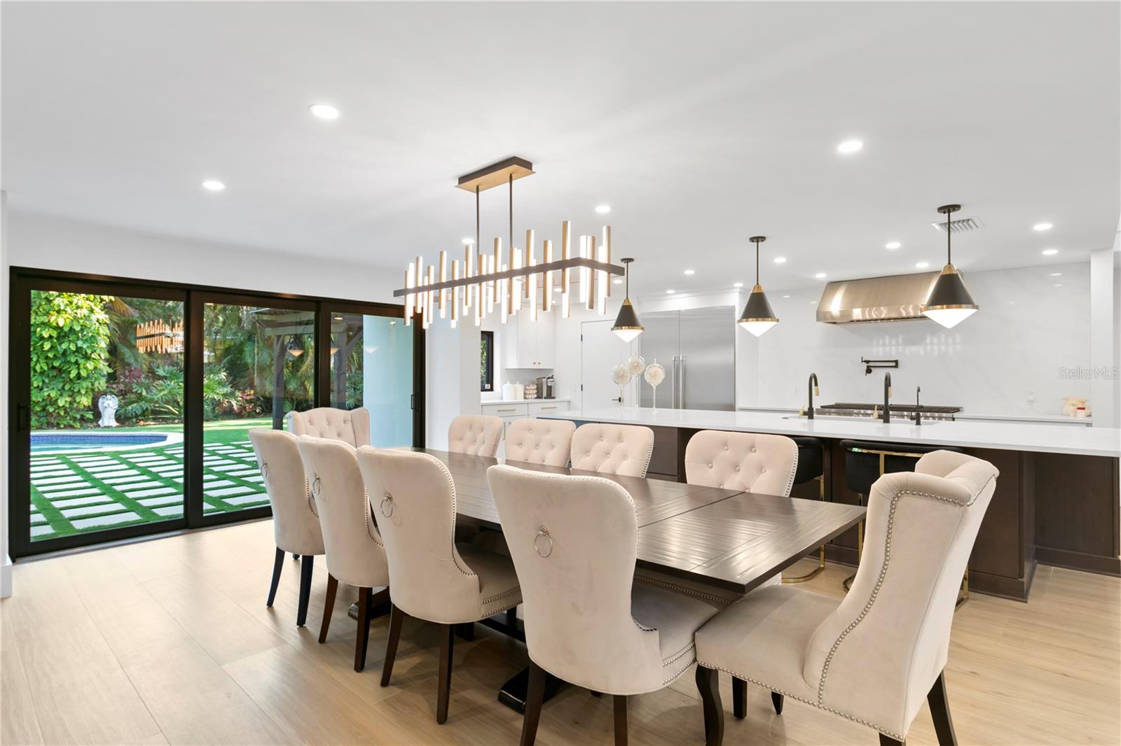 Listing photo id 24 for 4308 Beach Park Drive