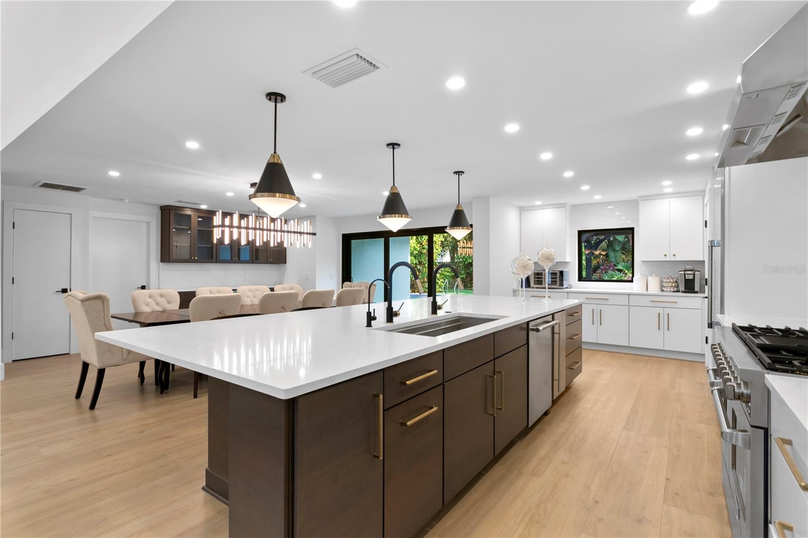 Listing photo id 31 for 4308 Beach Park Drive