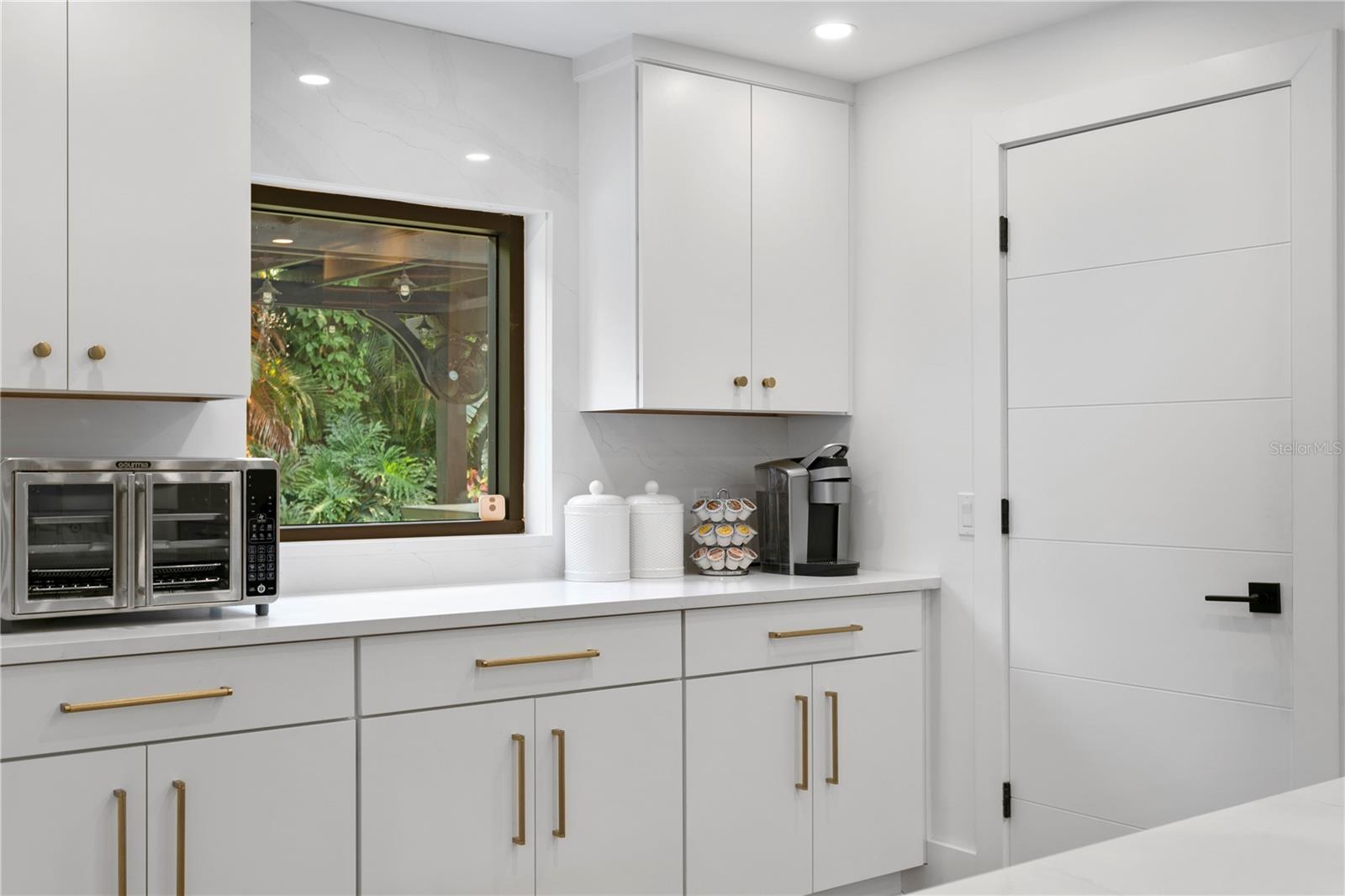 Listing photo id 33 for 4308 Beach Park Drive