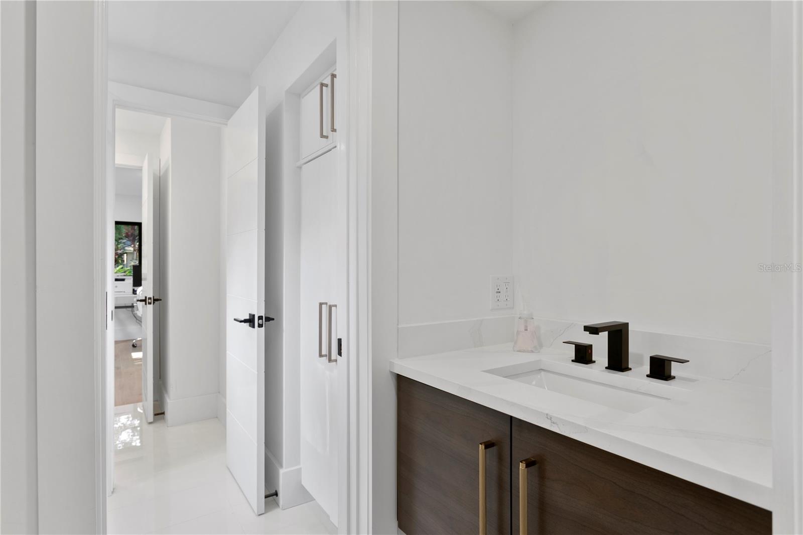 Listing photo id 45 for 4308 Beach Park Drive