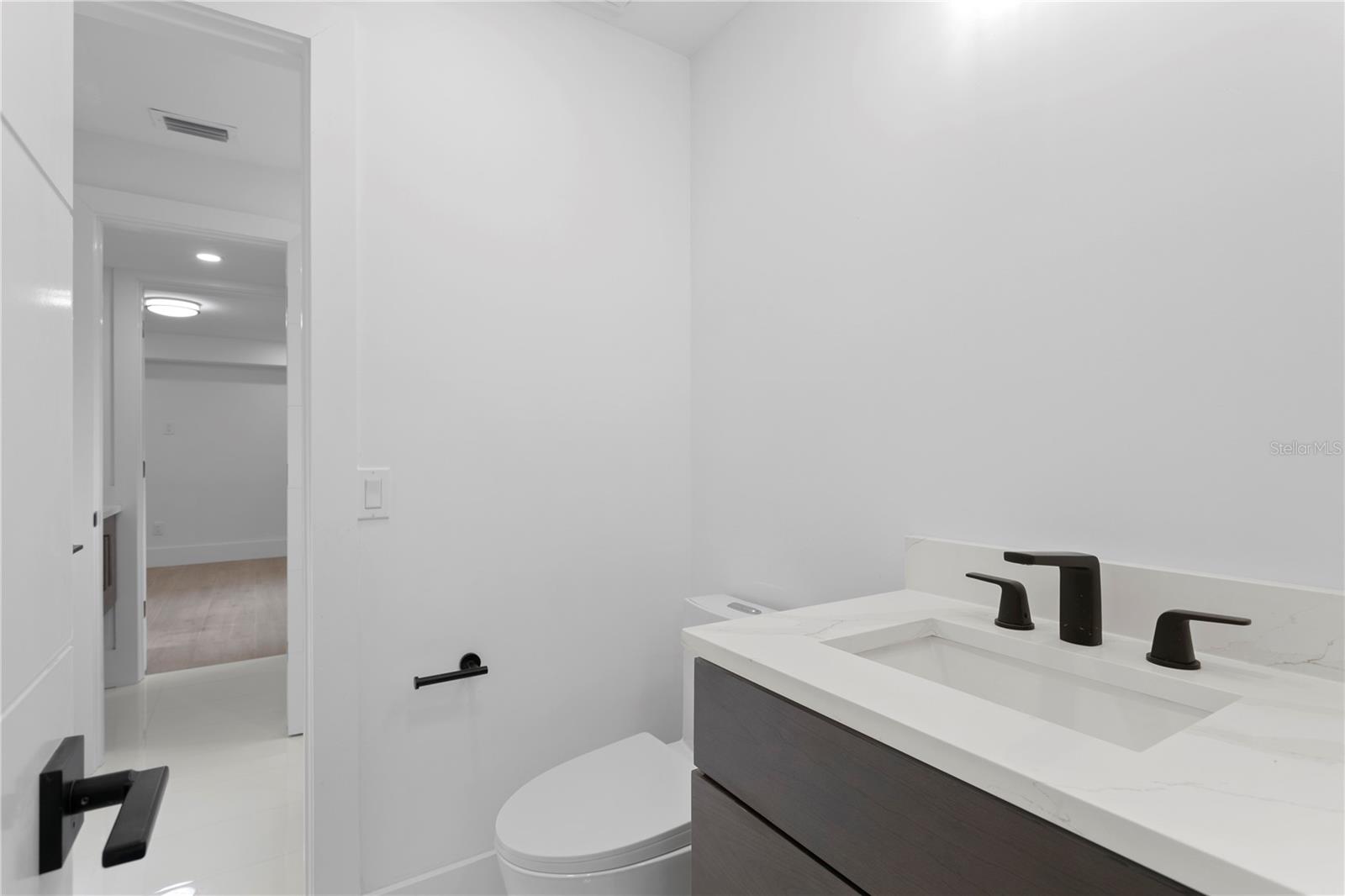 Listing photo id 48 for 4308 Beach Park Drive