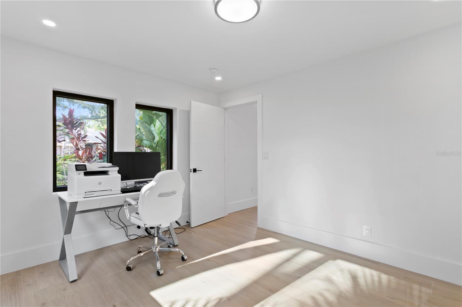 Listing photo id 50 for 4308 Beach Park Drive