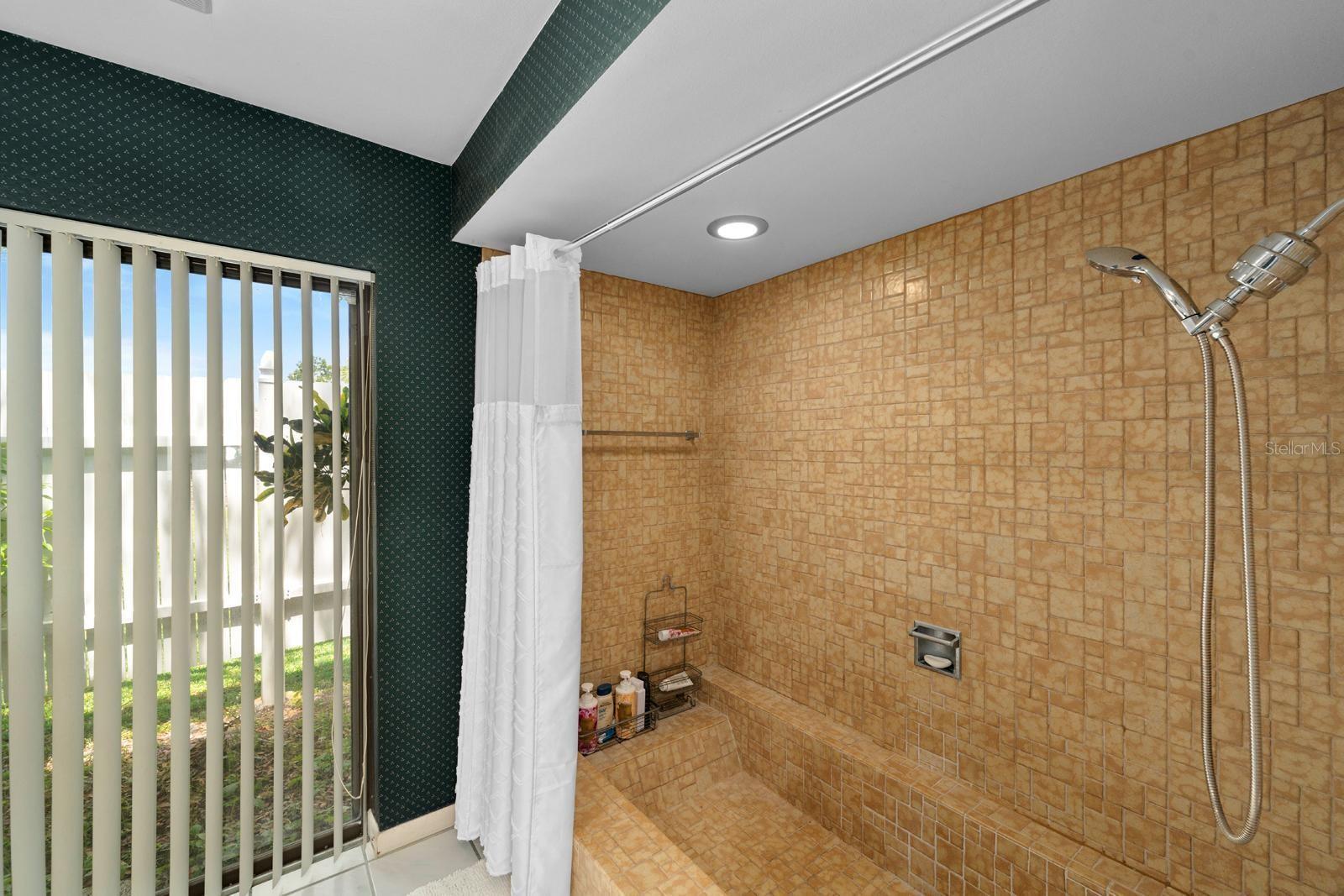 Image 16 of 29 For 838 Park Court