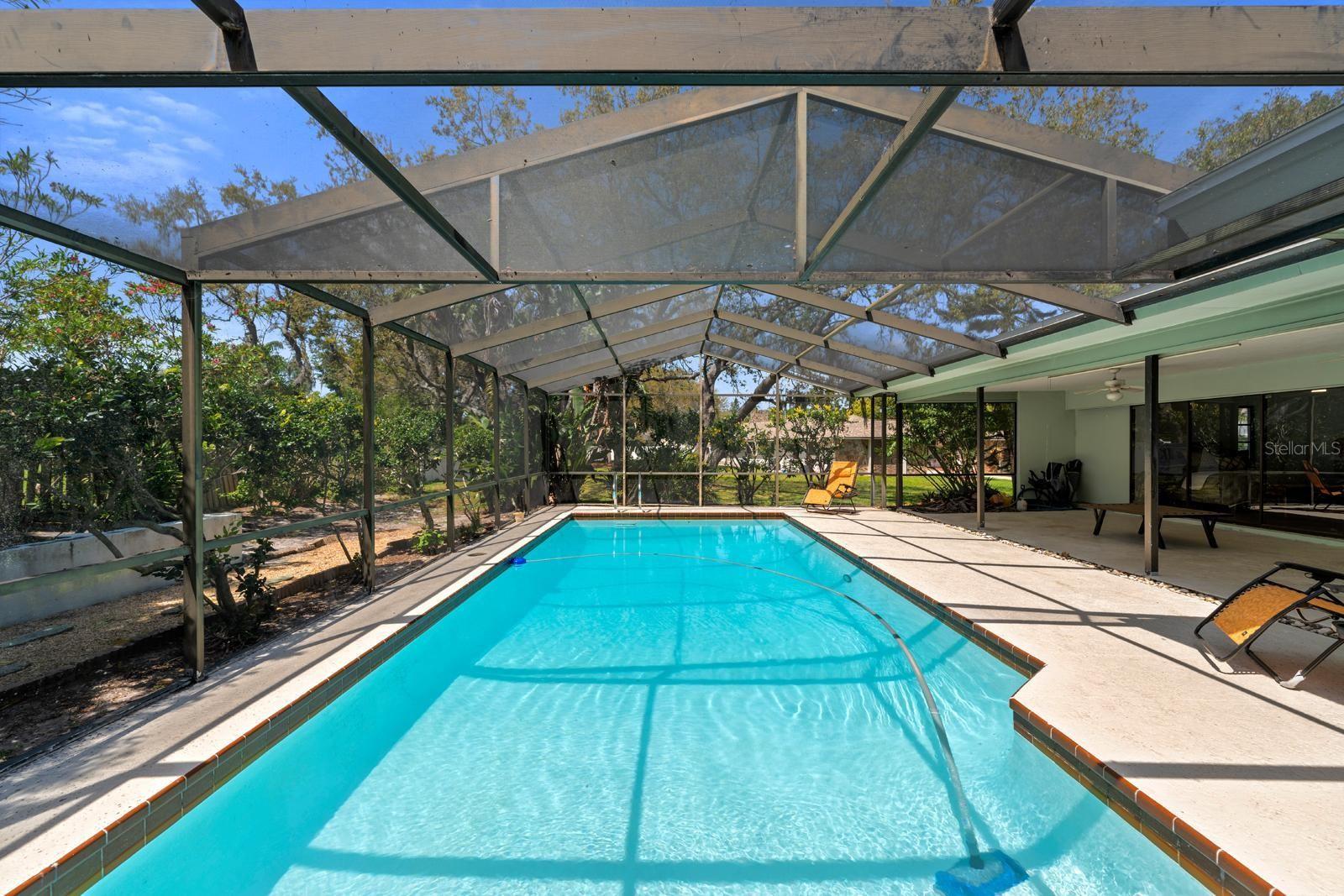 Image 21 of 29 For 838 Park Court