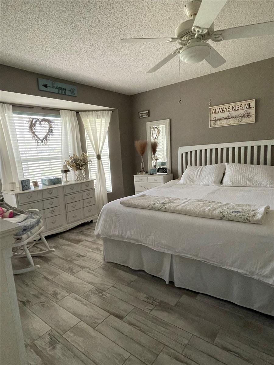 Image 11 of 17 For 18607 Bent Pine Drive