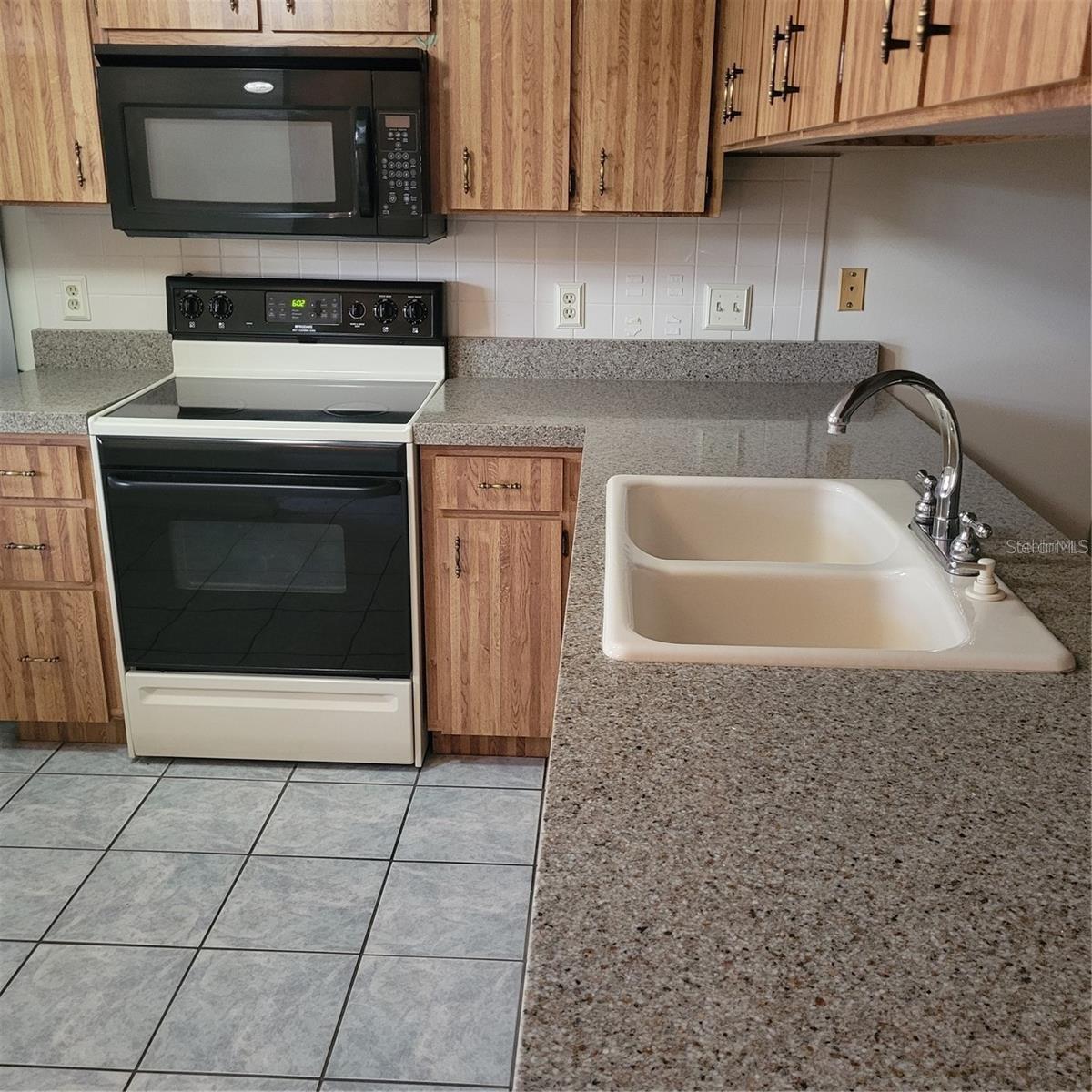 Image 4 of 11 For 38243 Ironwood Place