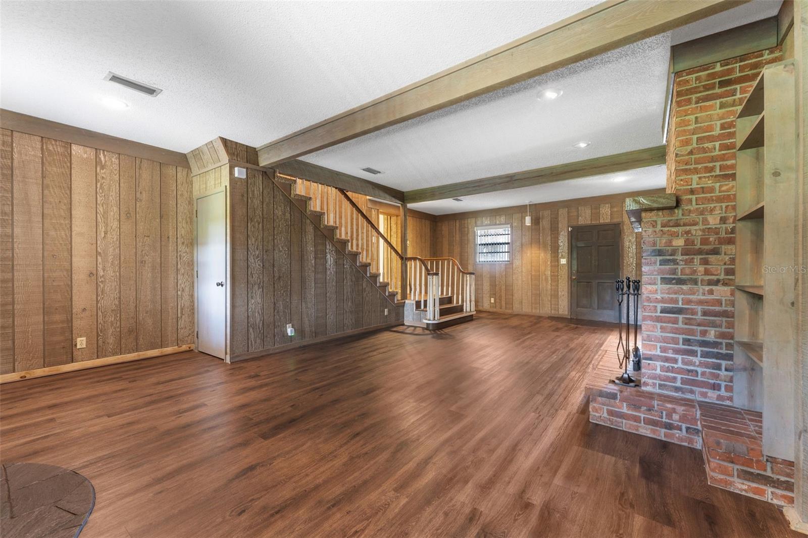 Image 11 of 64 For 21851 Hale Road