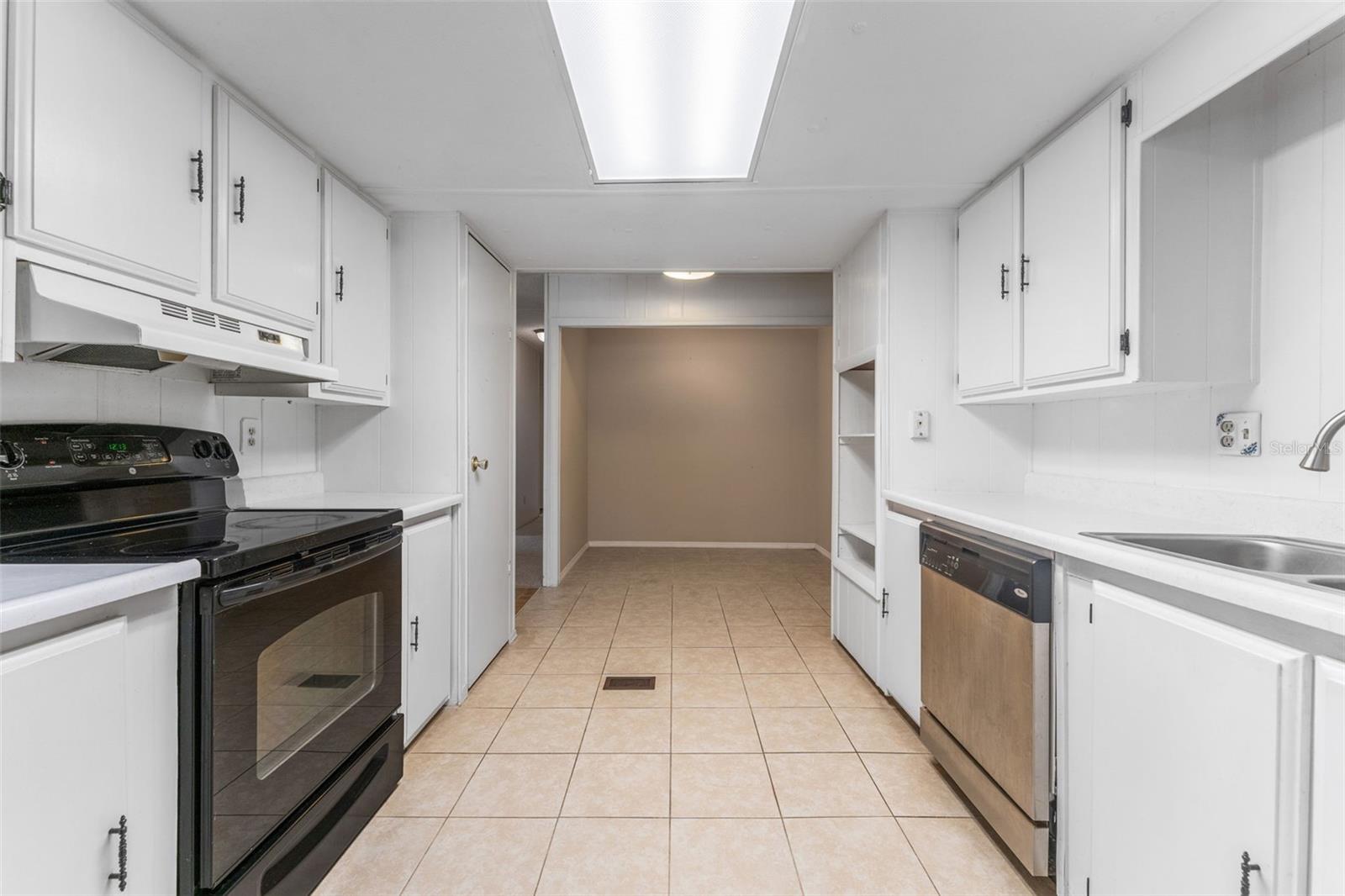 Image 12 of 64 For 21851 Hale Road