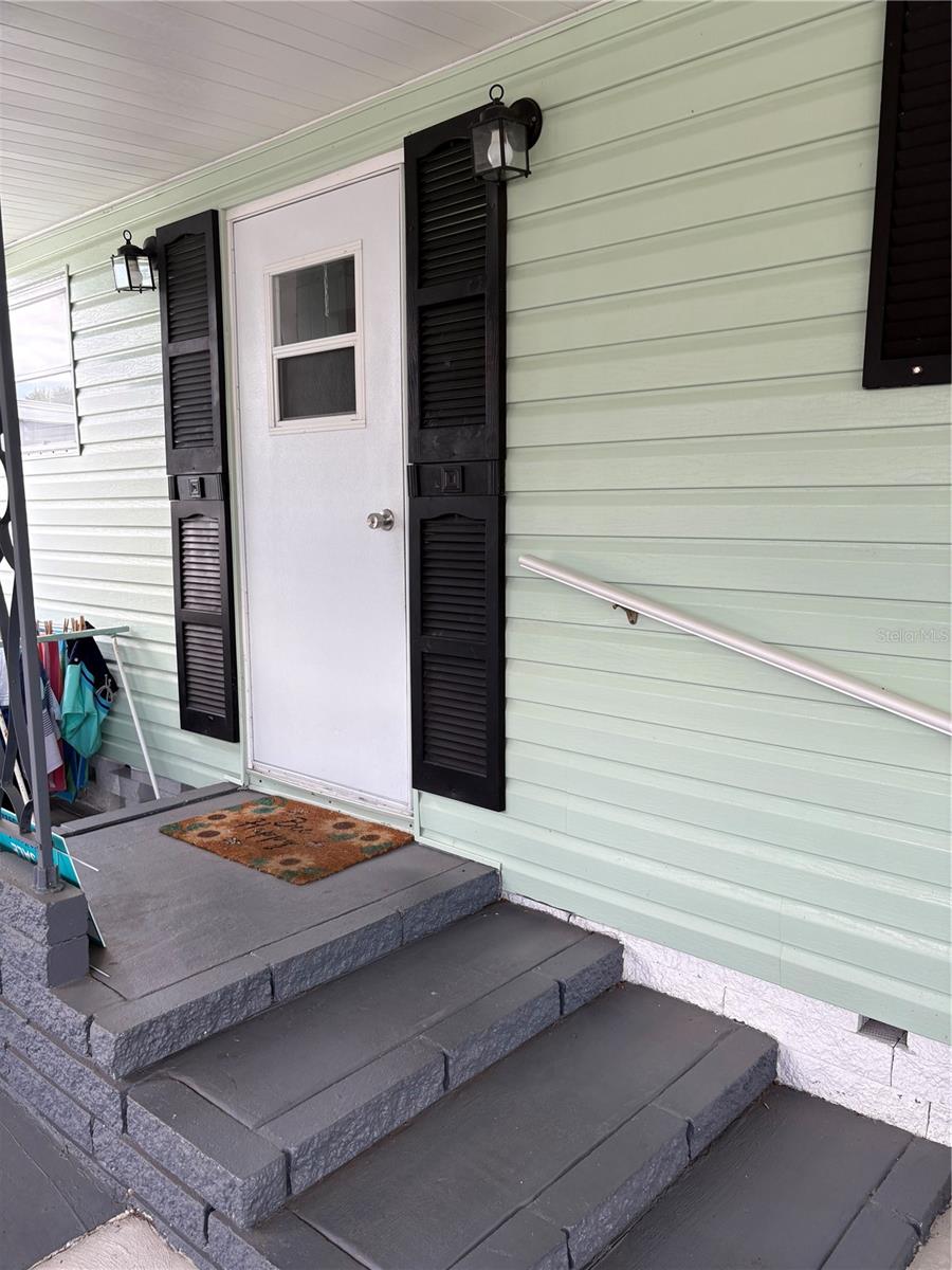Image 8 of 46 For 11087 102nd Way 207
