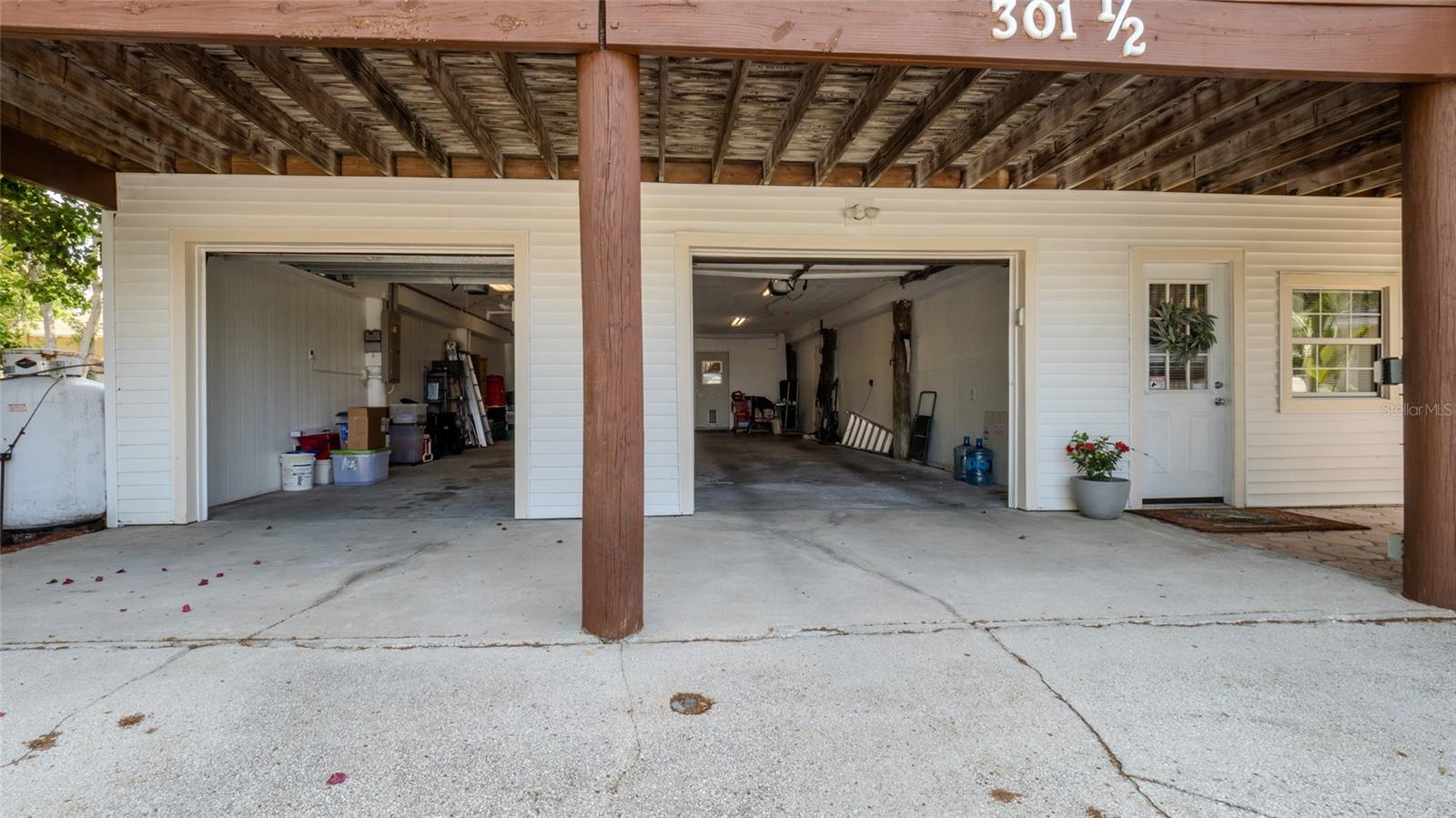 Image 40 of 47 For 301 1-2 Shore Drive E