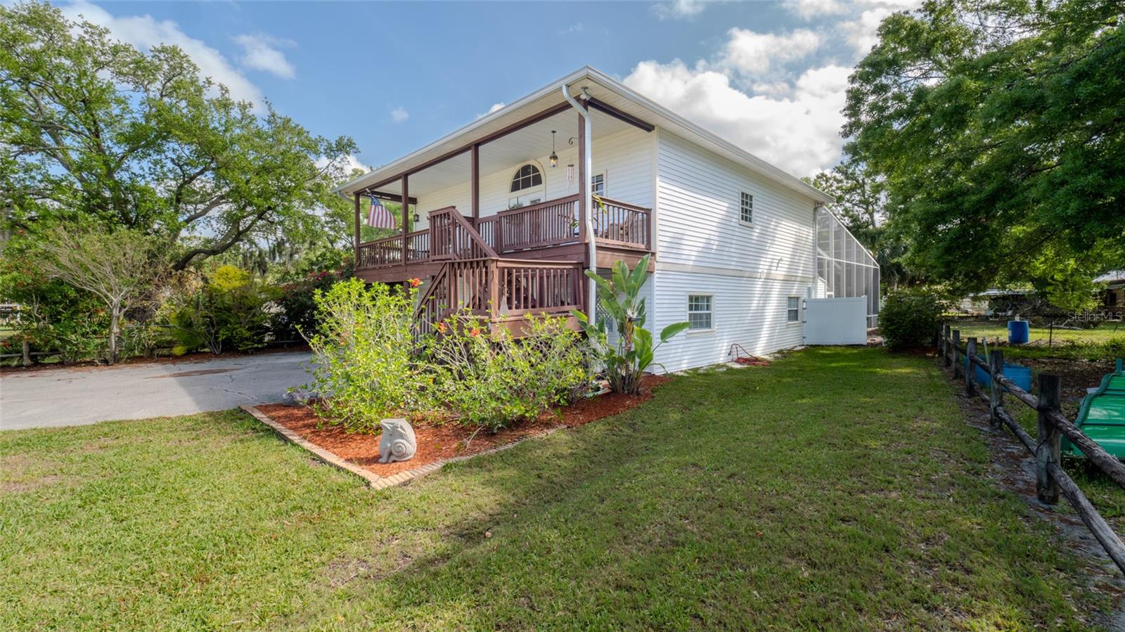 Image 5 of 47 For 301 1-2 Shore Drive E
