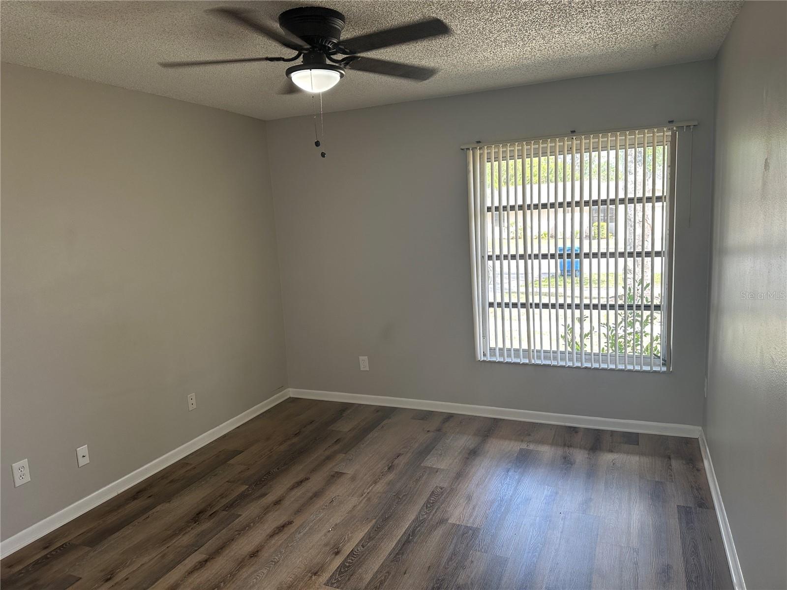 Image 11 of 18 For 4473 Bromley Avenue