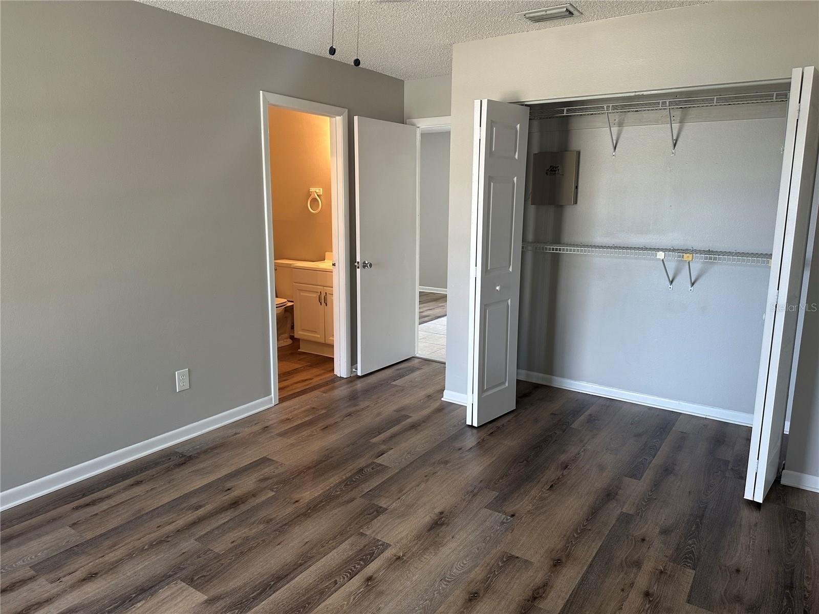 Image 12 of 18 For 4473 Bromley Avenue