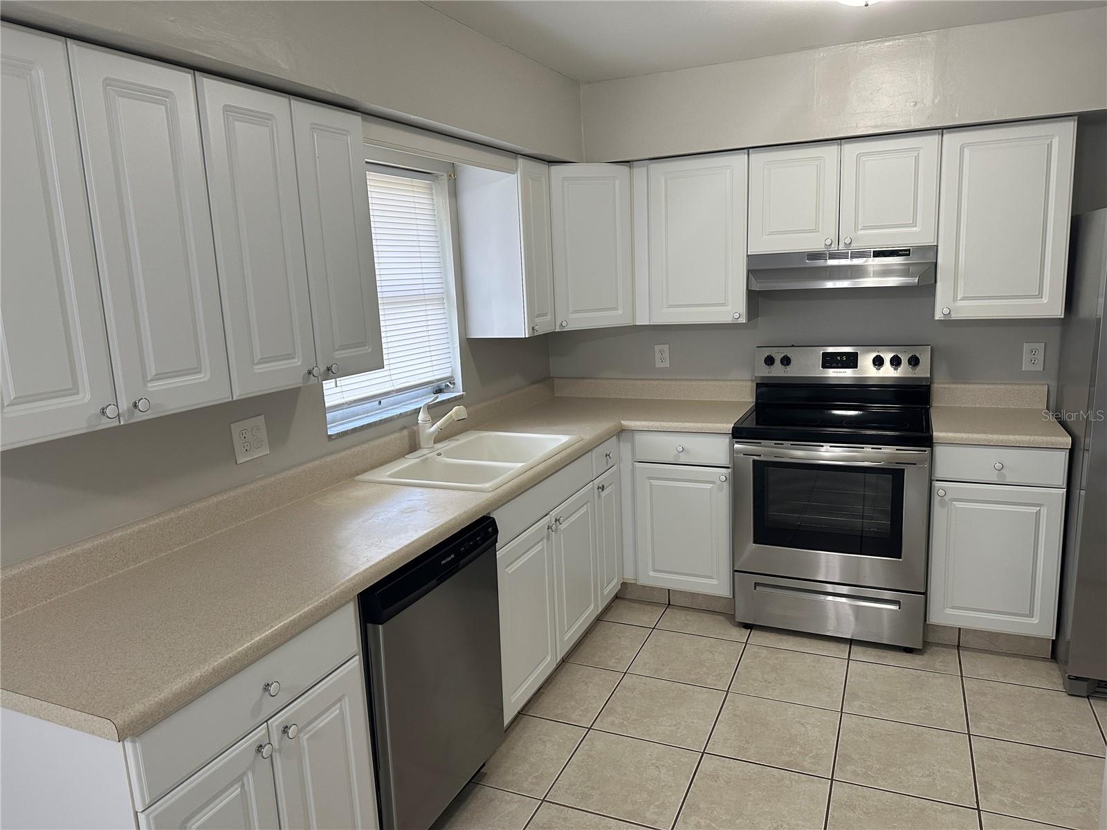Image 15 of 18 For 4473 Bromley Avenue