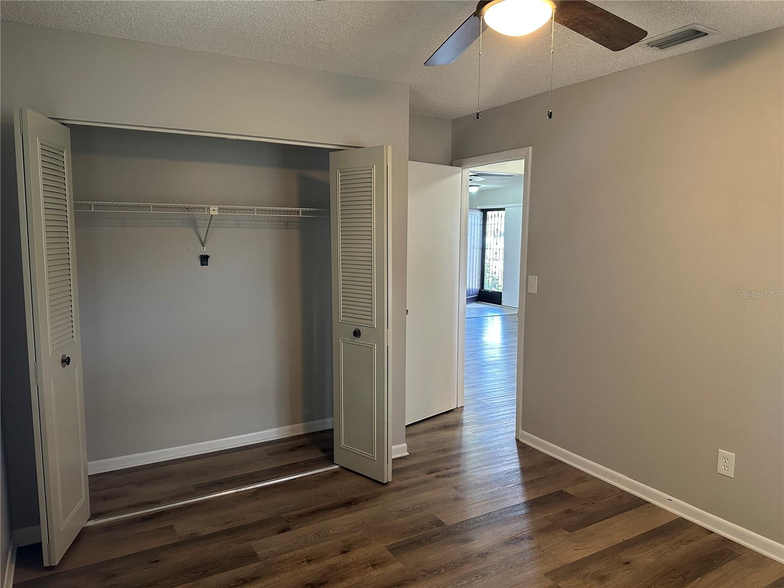 Image 6 of 18 For 4473 Bromley Avenue