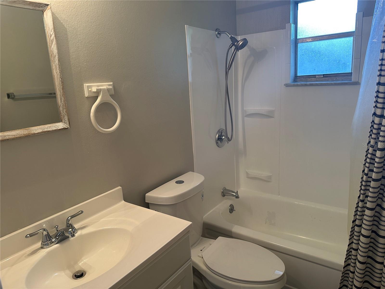 Image 7 of 18 For 4473 Bromley Avenue