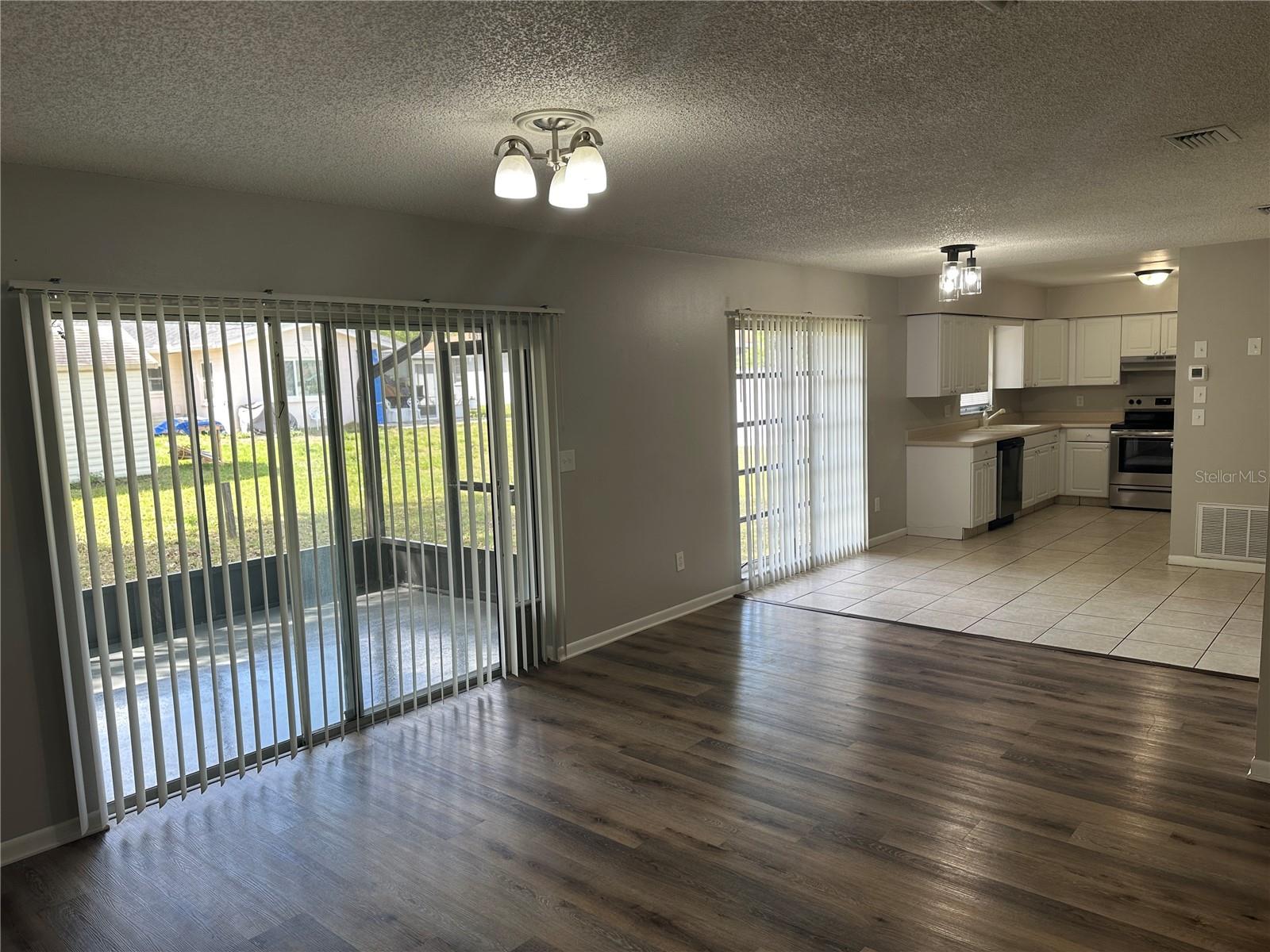 Image 9 of 18 For 4473 Bromley Avenue