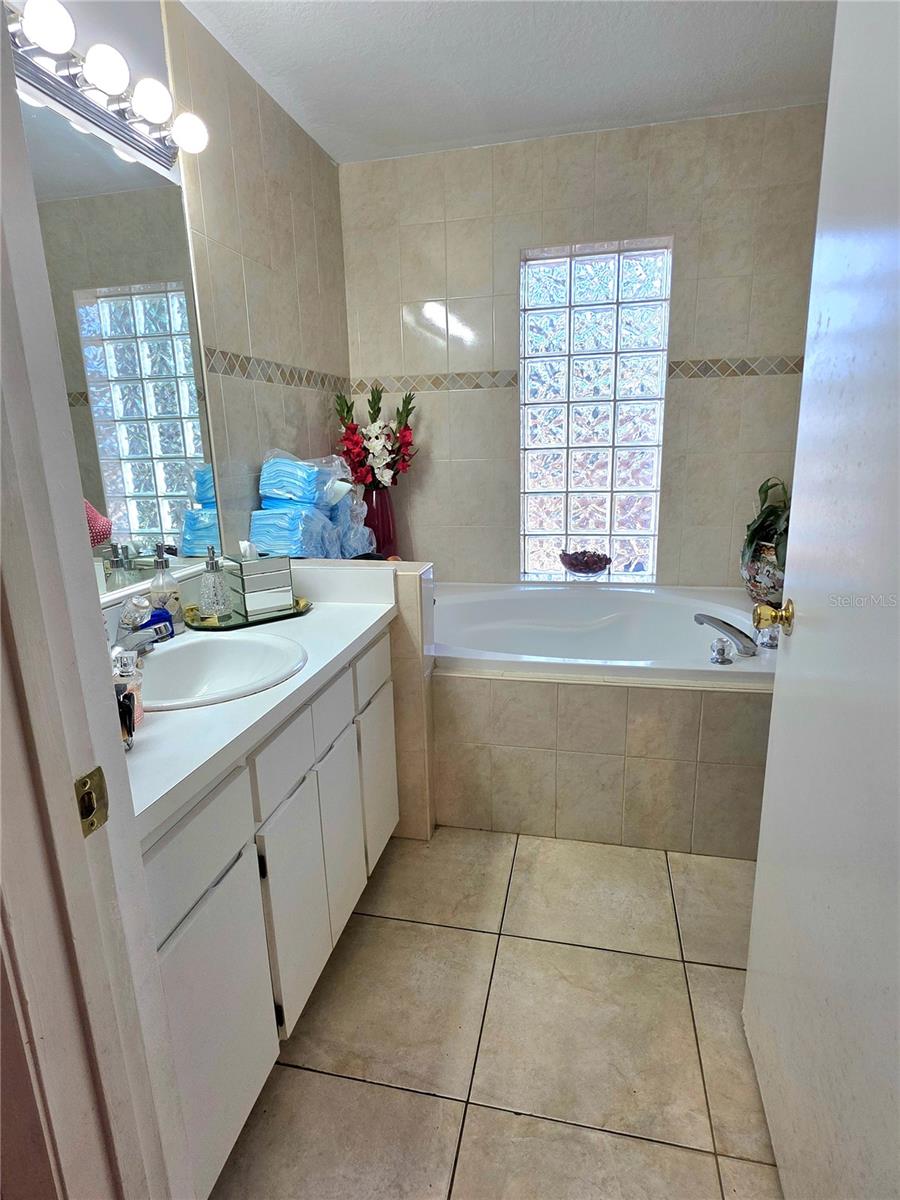 Image 10 of 26 For 2114 Hanna Avenue