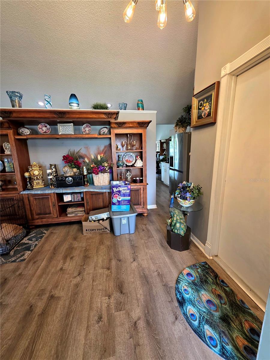 Image 3 of 26 For 2114 Hanna Avenue