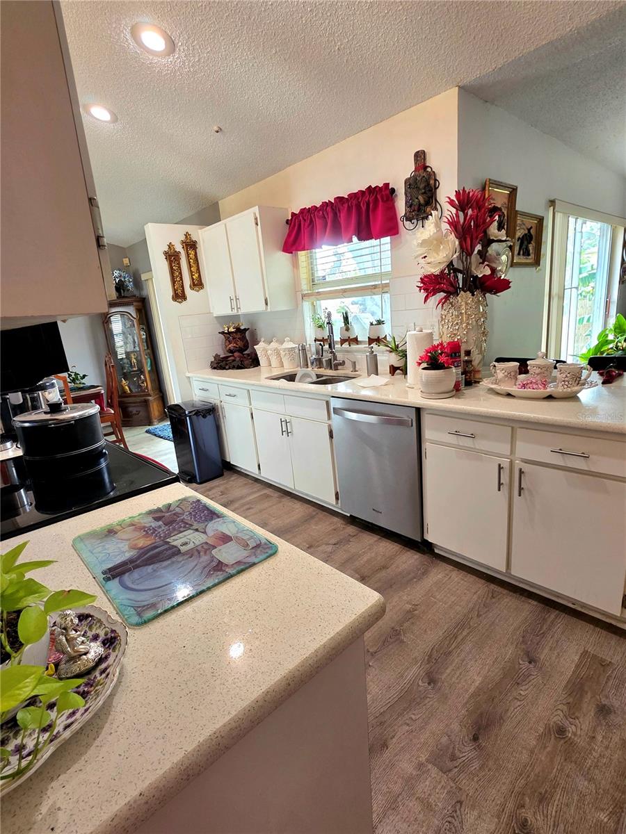Image 6 of 26 For 2114 Hanna Avenue