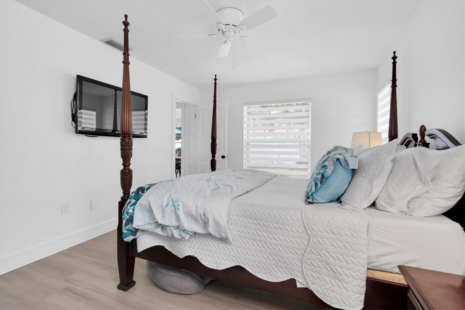 Image 21 of 45 For 4395 50th Terrace S