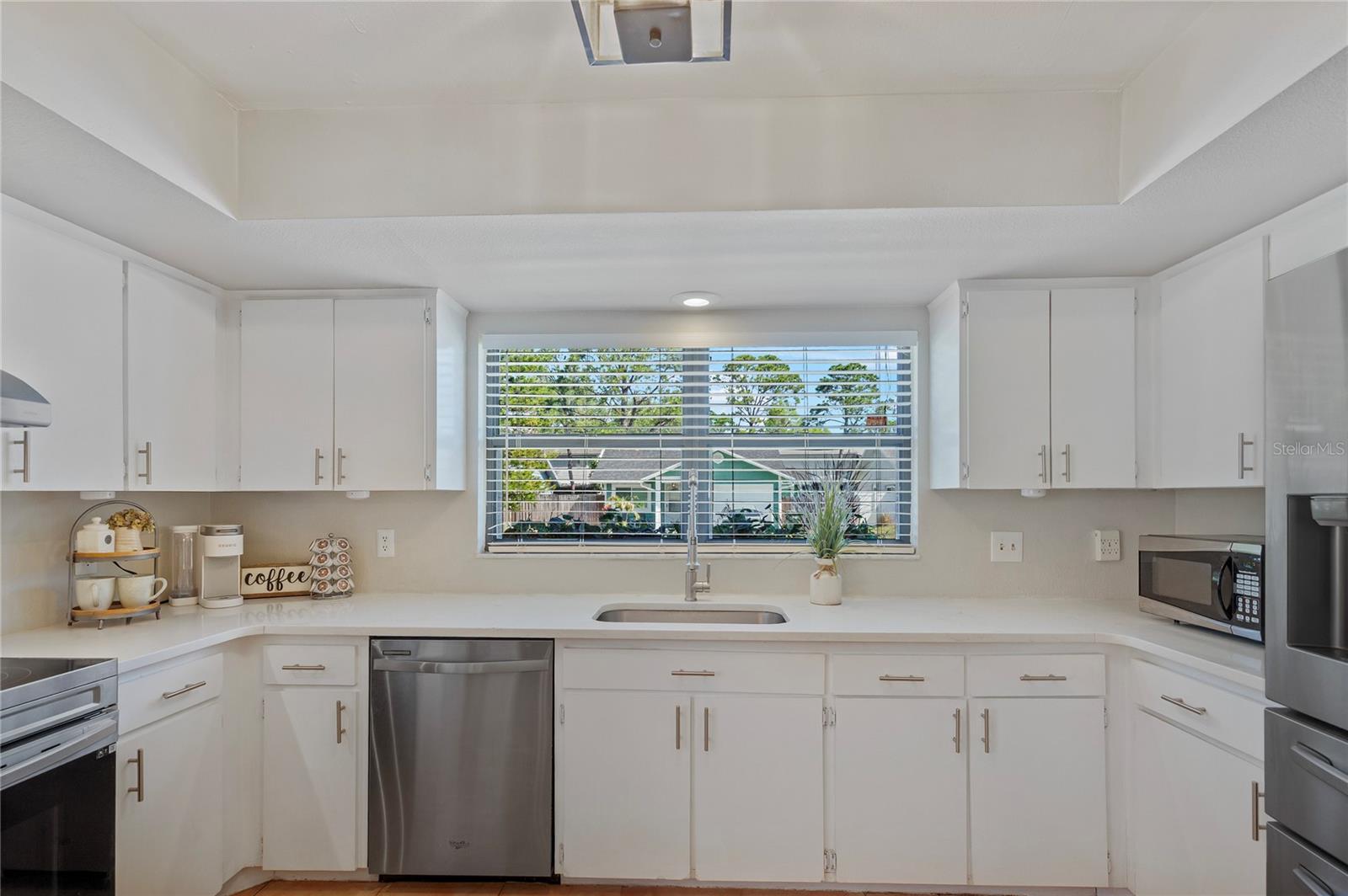 Image 10 of 33 For 3106 Whispering Drive S