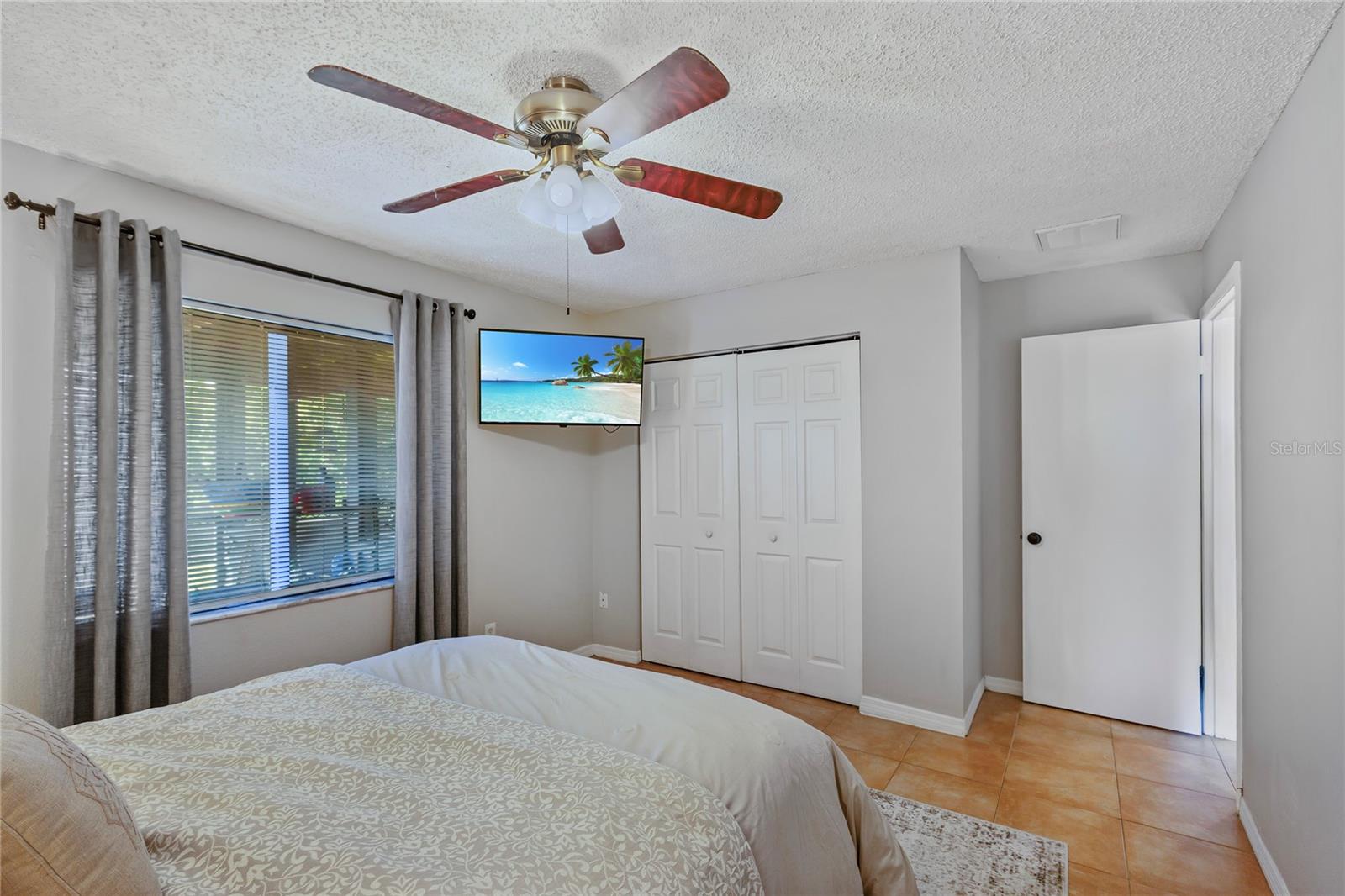 Image 16 of 33 For 3106 Whispering Drive S