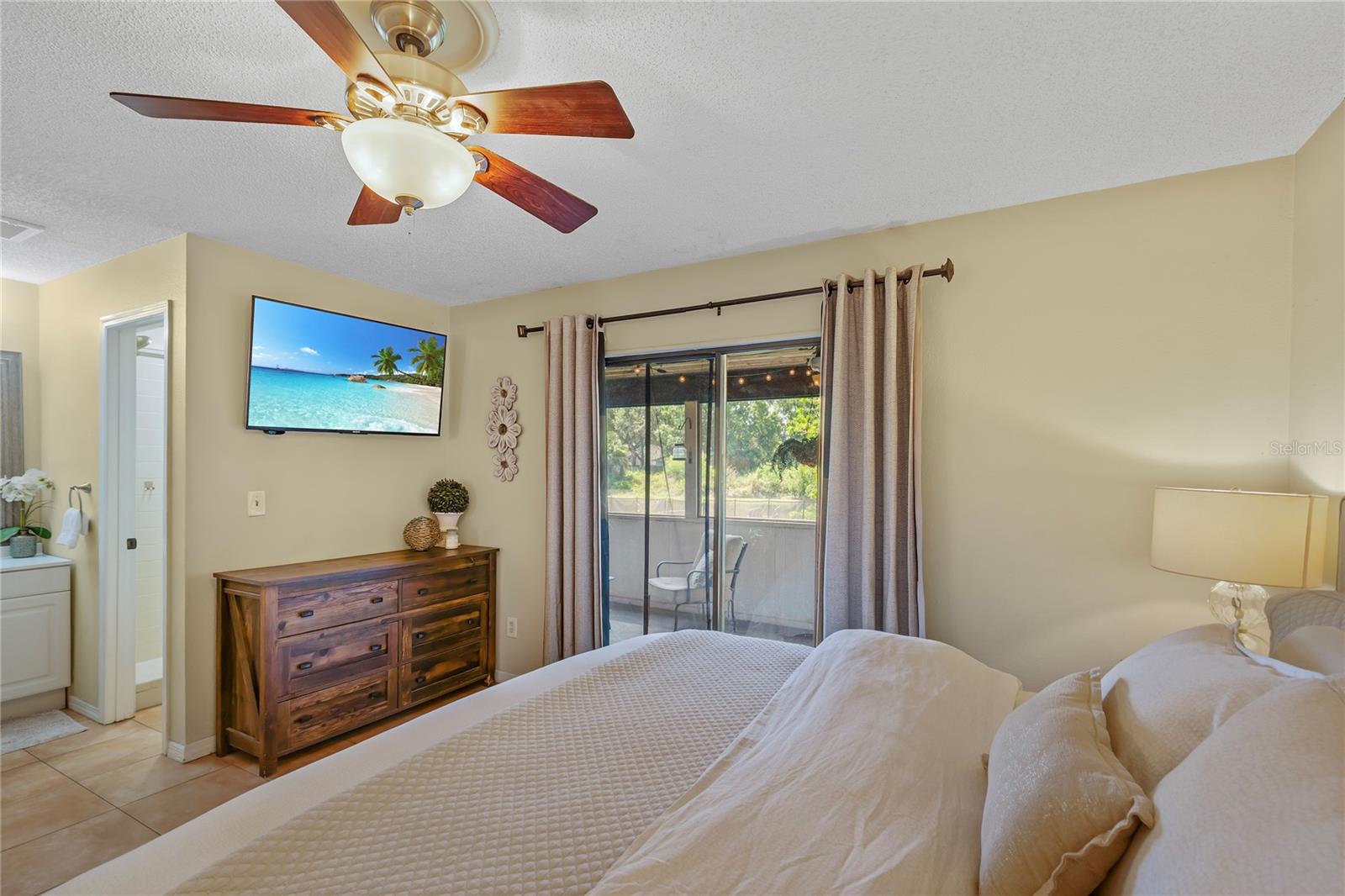 Image 18 of 33 For 3106 Whispering Drive S