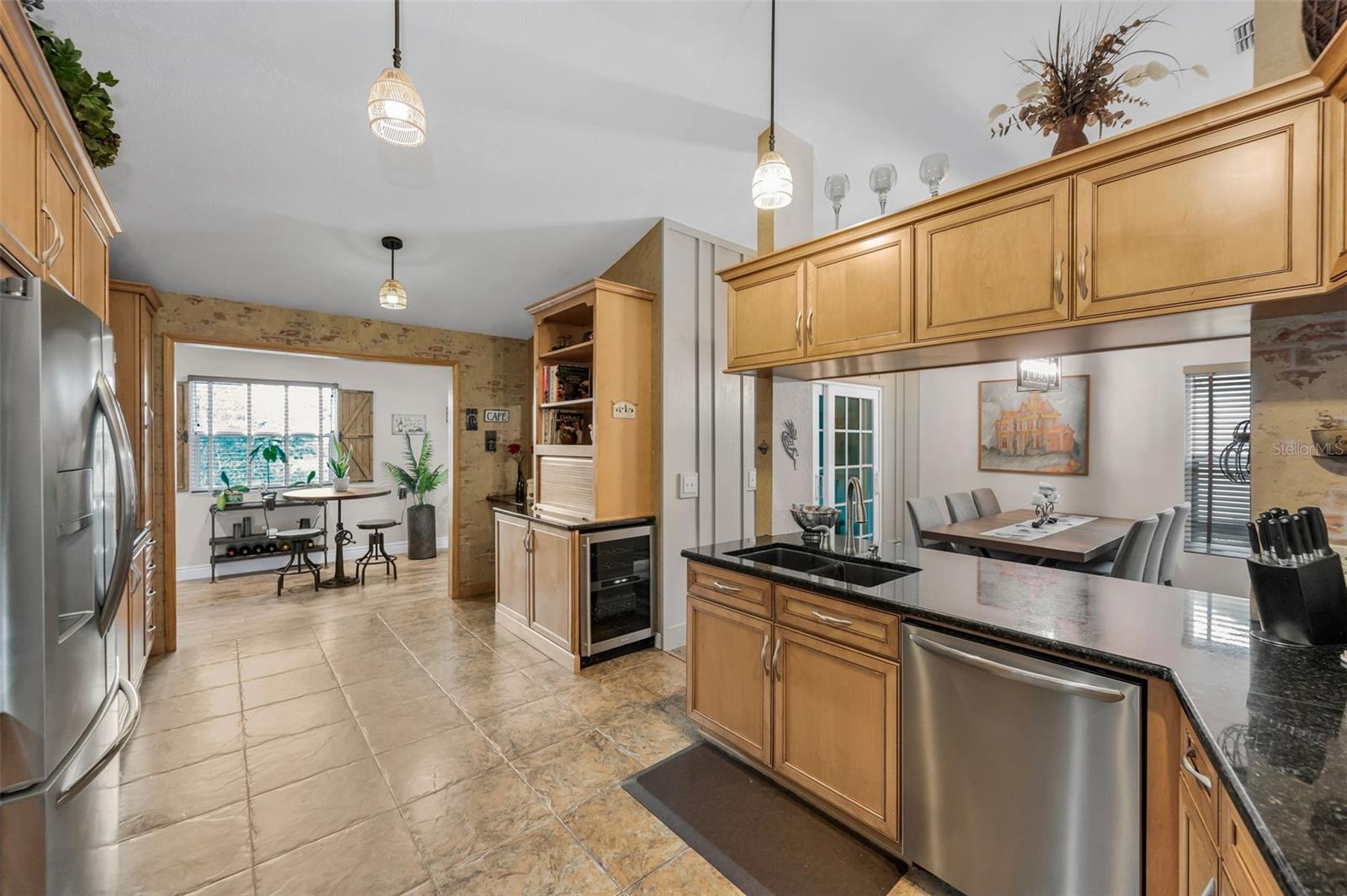 Image 18 of 71 For 8742 Bermuda Lane