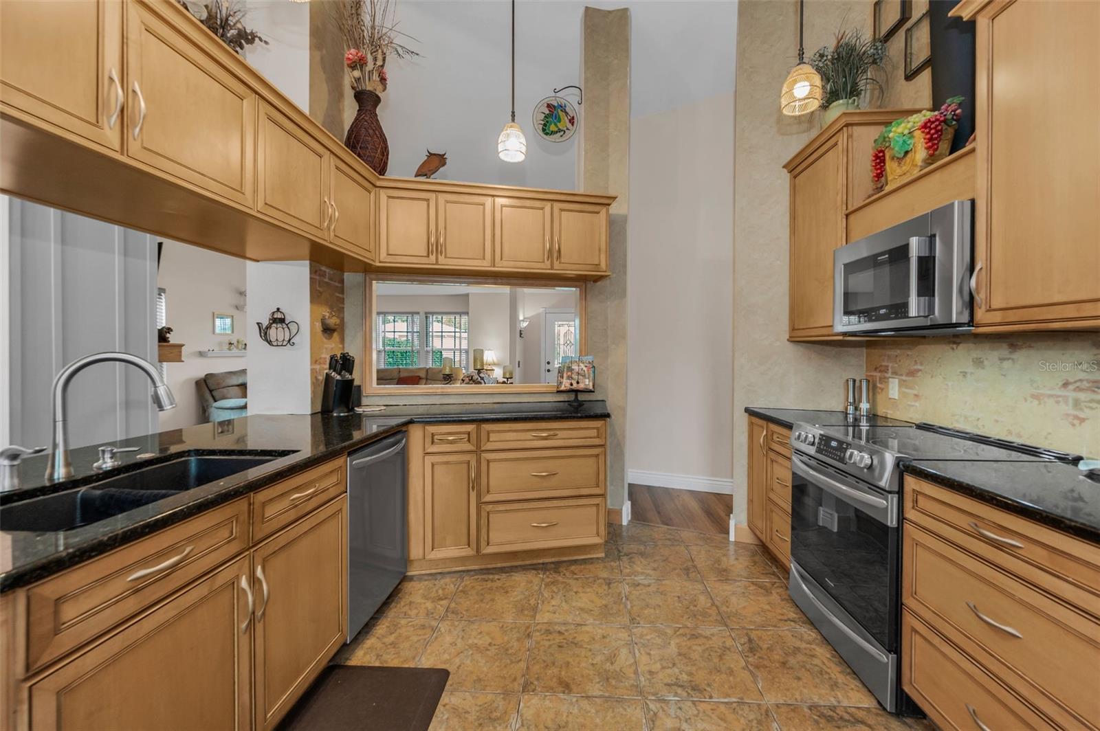 Image 20 of 71 For 8742 Bermuda Lane