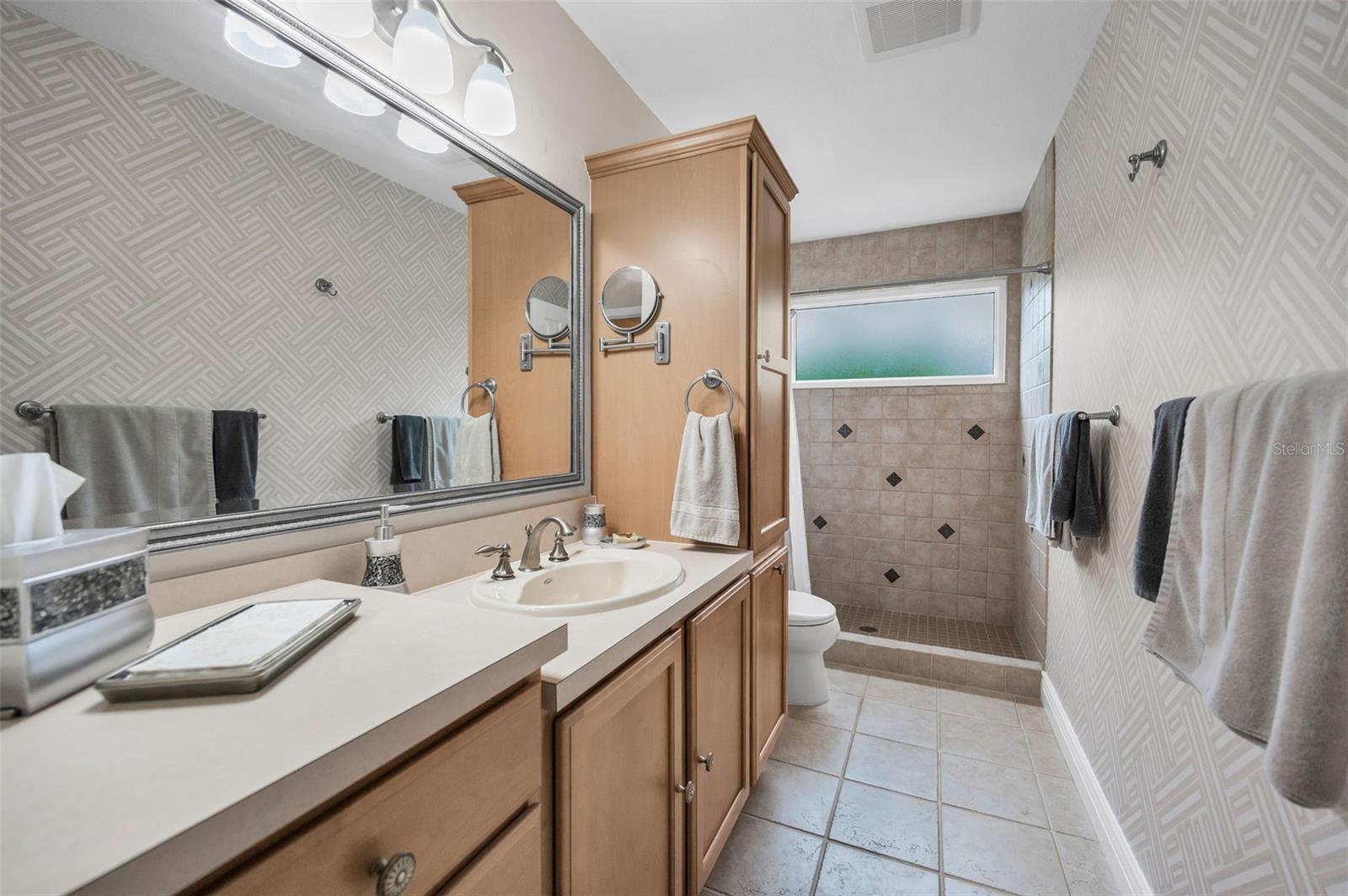 Image 32 of 71 For 8742 Bermuda Lane