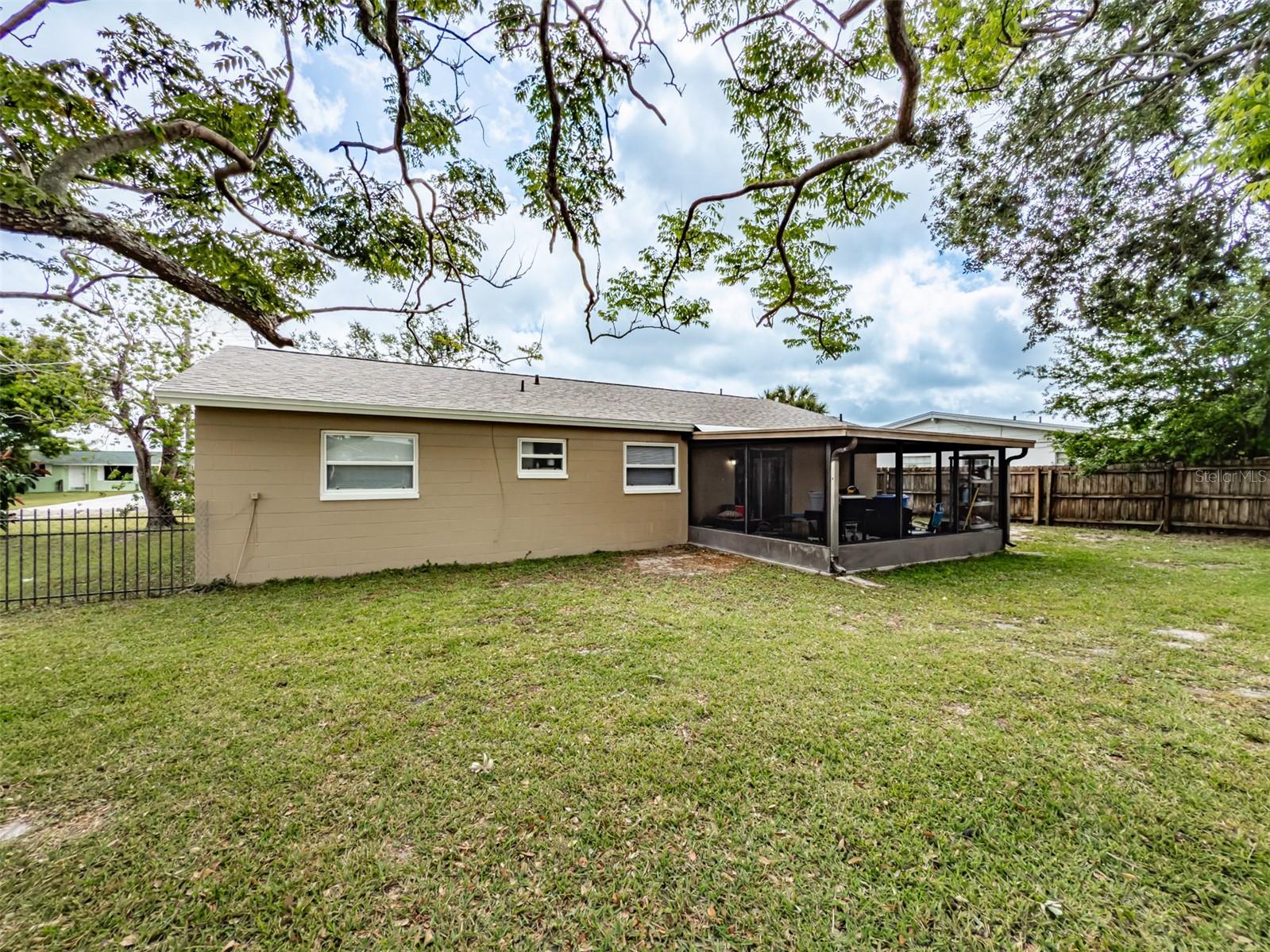 Image 23 of 34 For 428 Flamingo Drive