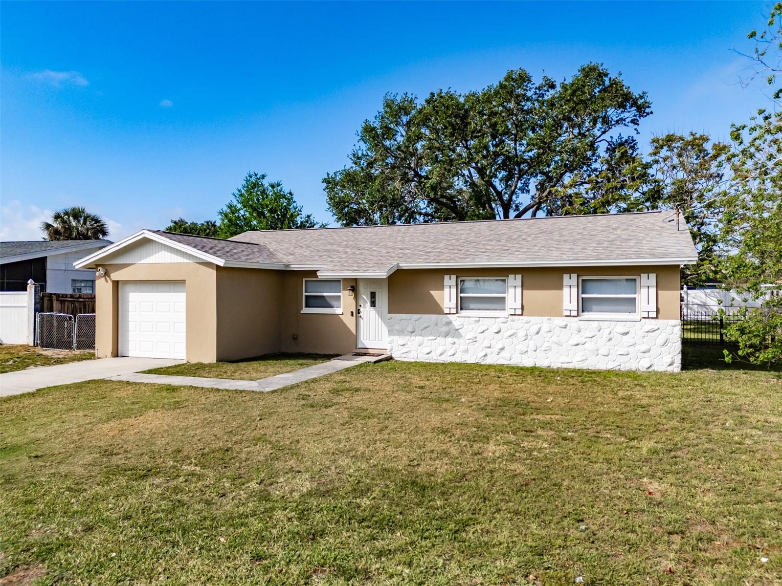 Image 3 of 34 For 428 Flamingo Drive