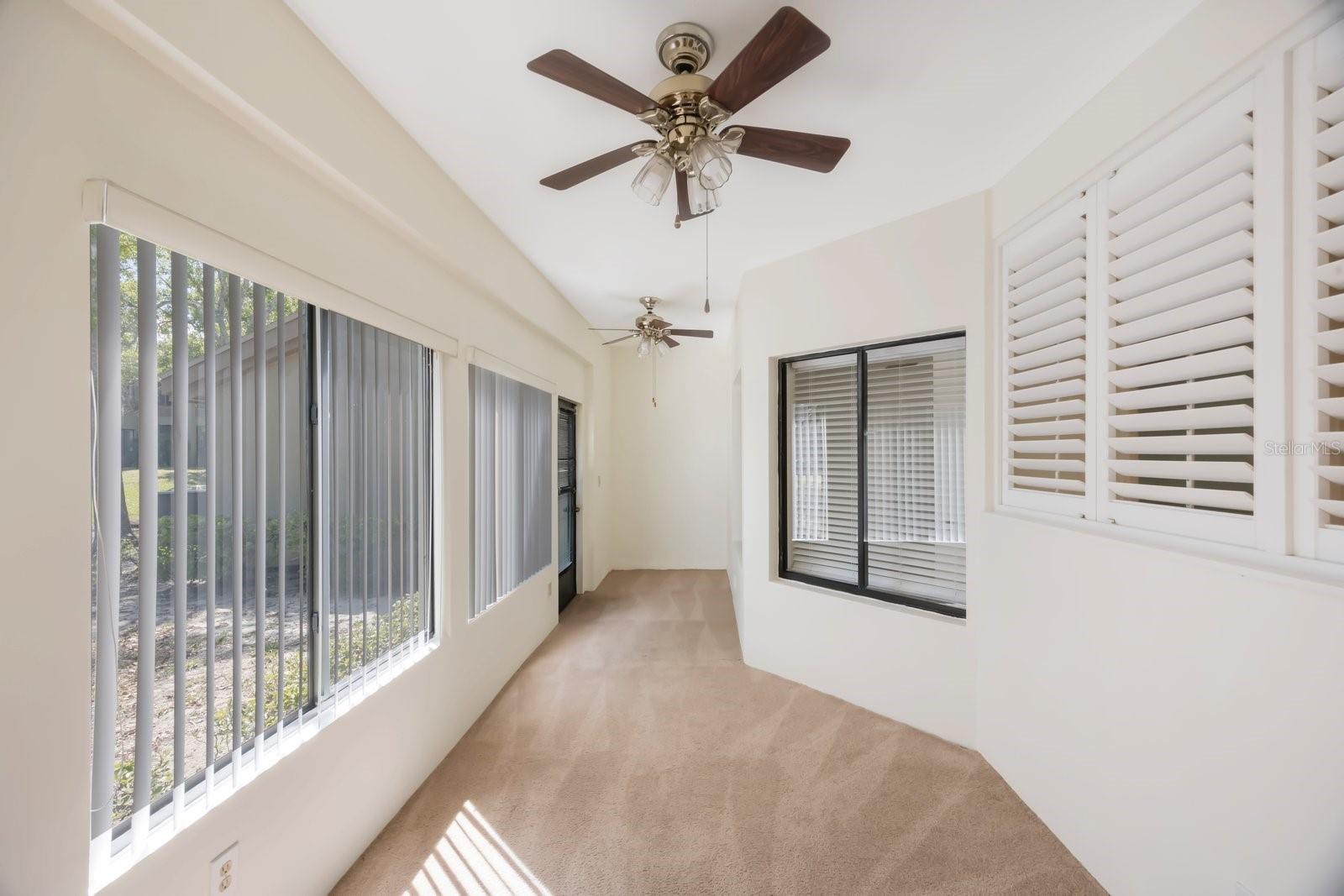 Image 14 of 40 For 3016 Landmark Boulevard 401