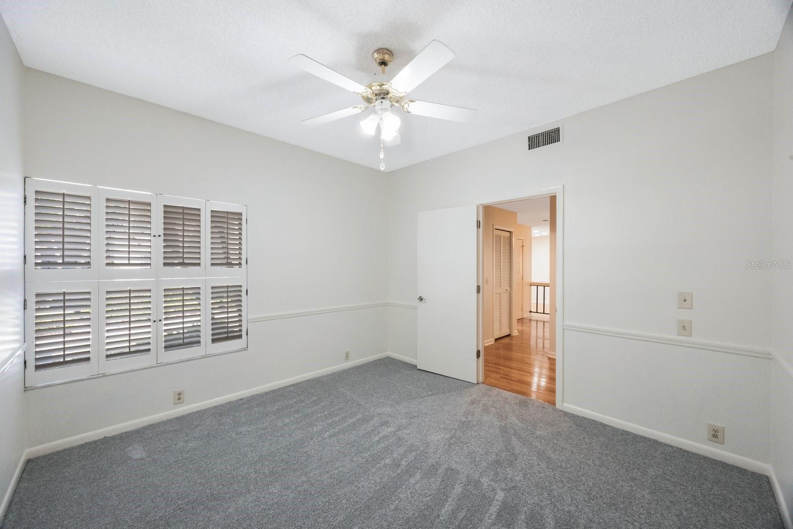 Image 21 of 40 For 3016 Landmark Boulevard 401