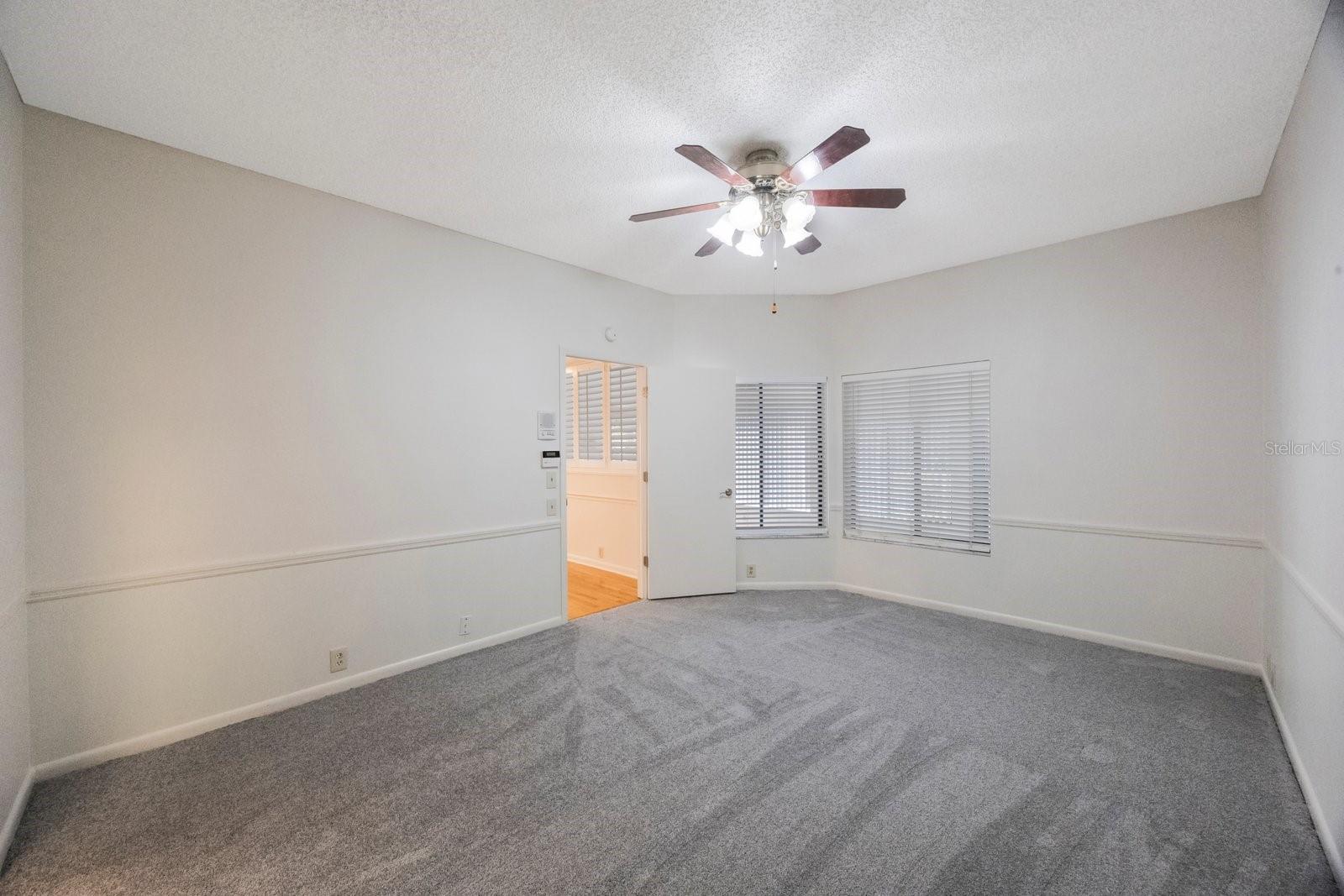 Image 23 of 40 For 3016 Landmark Boulevard 401