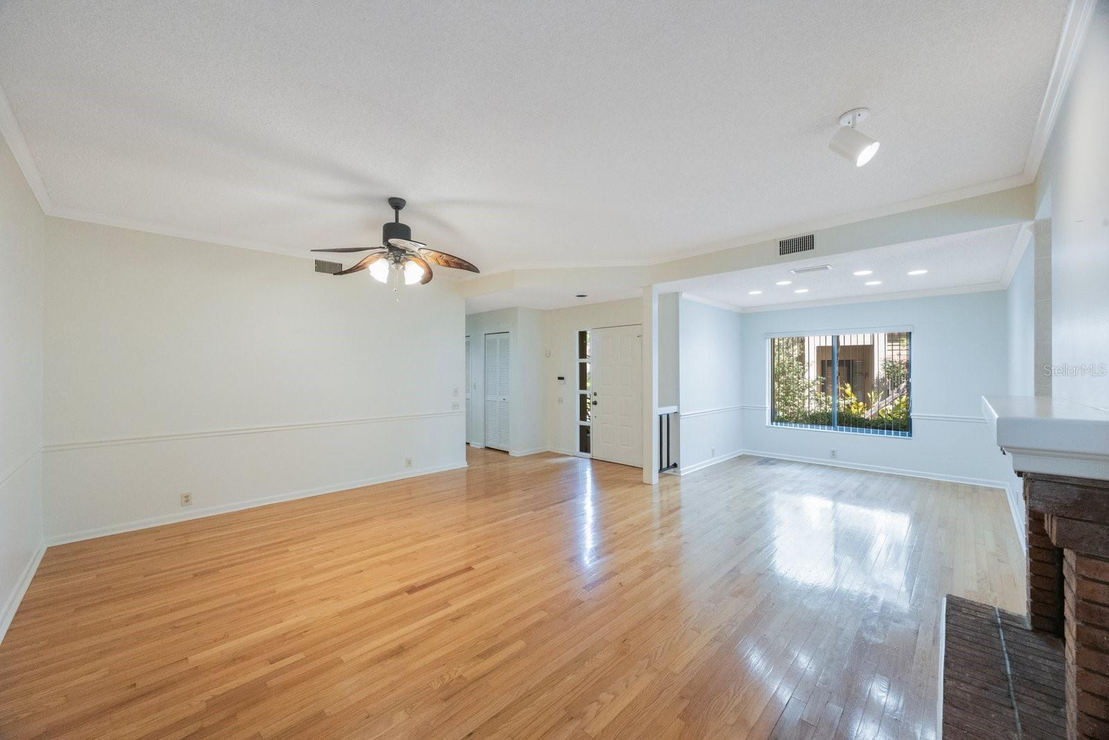 Image 8 of 40 For 3016 Landmark Boulevard 401
