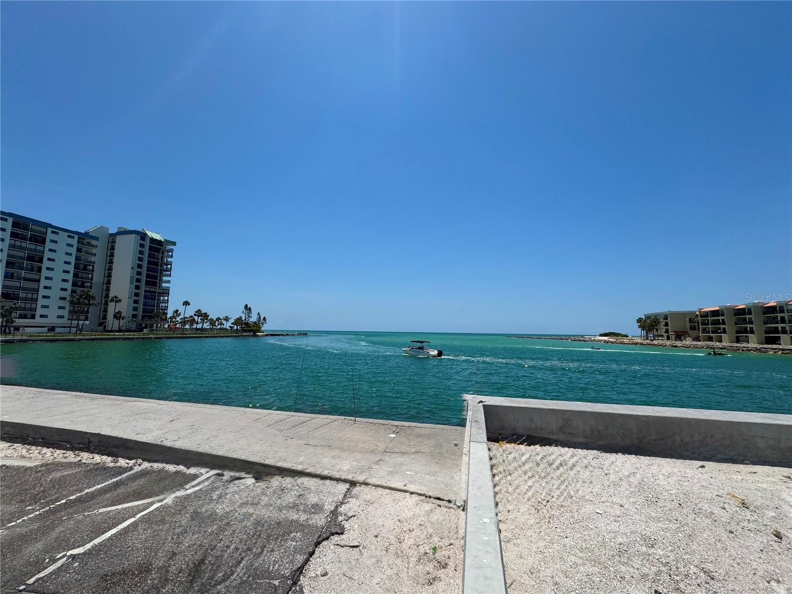 Listing photo id 0 for 630 Corey Avenue