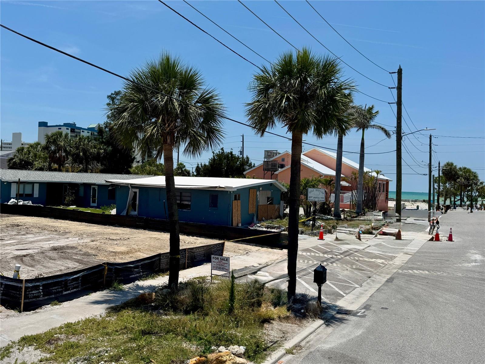 Listing photo id 2 for 630 Corey Avenue