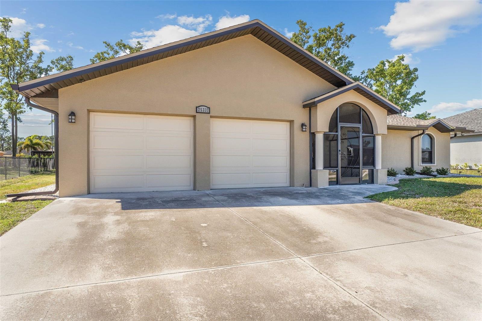 Image 5 of 27 For 25337 Durango Court