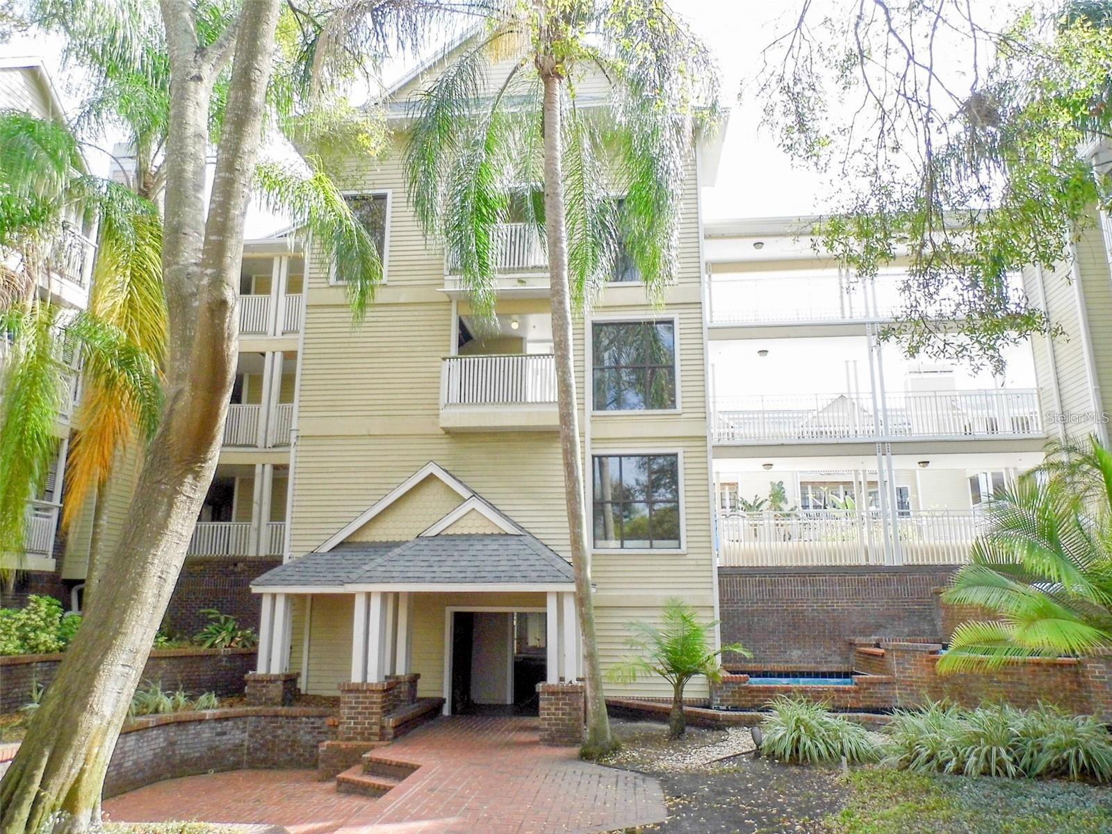 Image 18 of 19 For 1000 Horatio Street 207