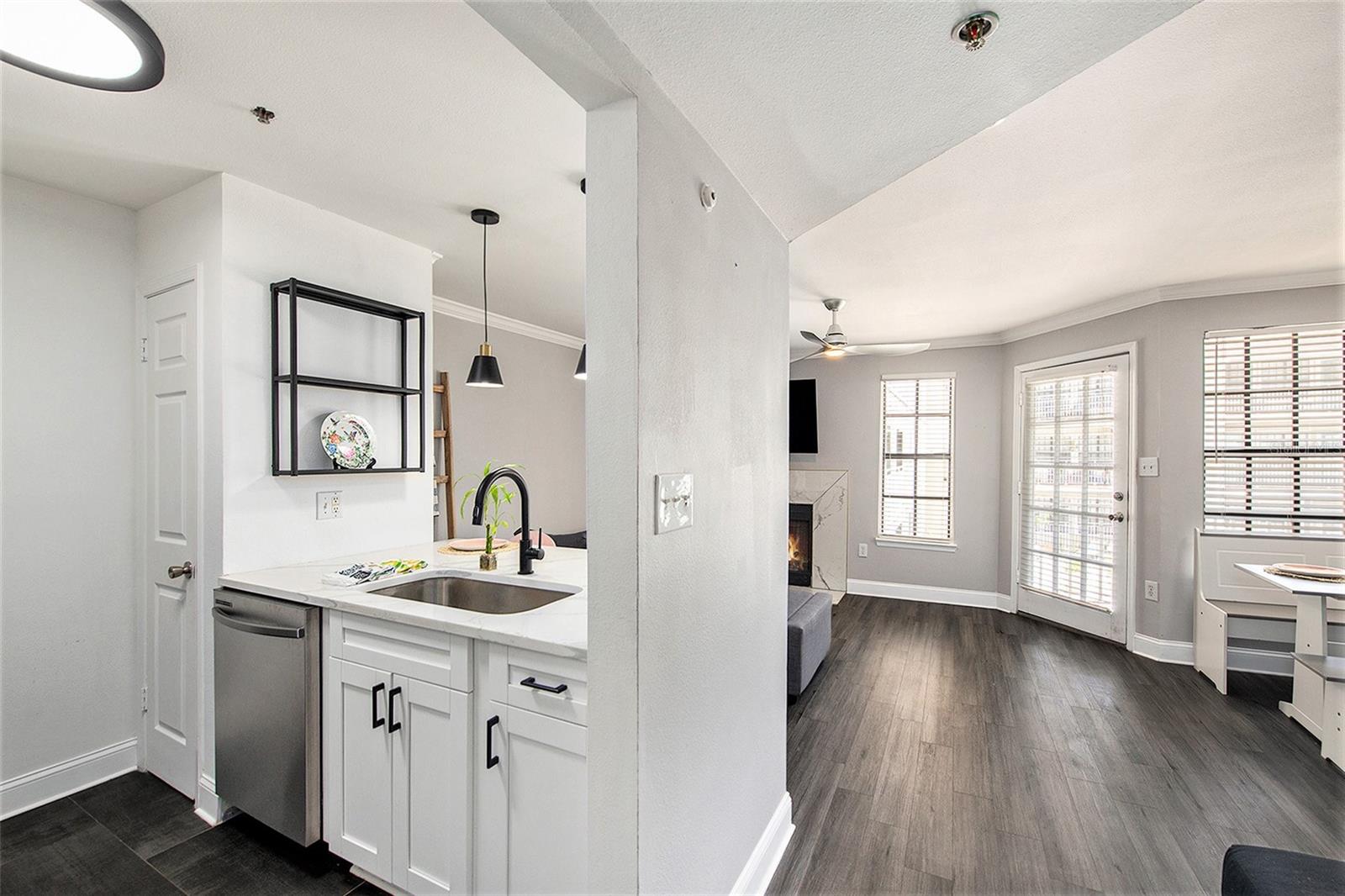 Image 2 of 14 For 1000 Horatio Street 207