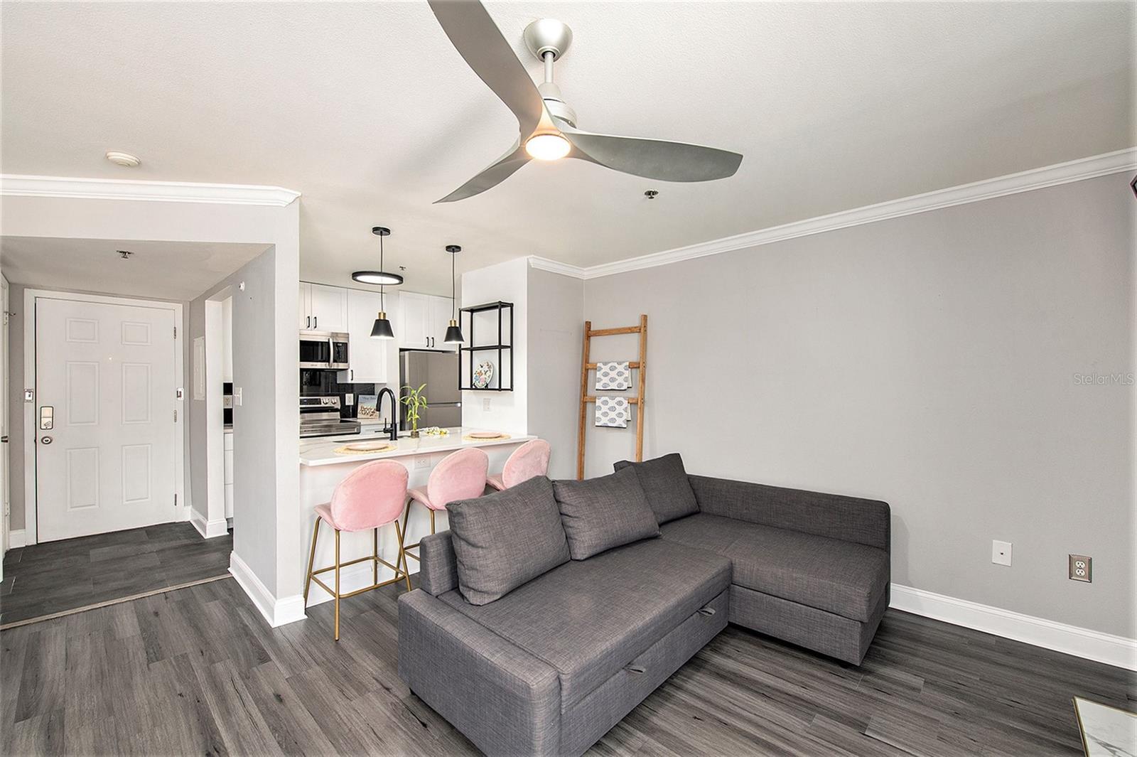 Image 7 of 14 For 1000 Horatio Street 207