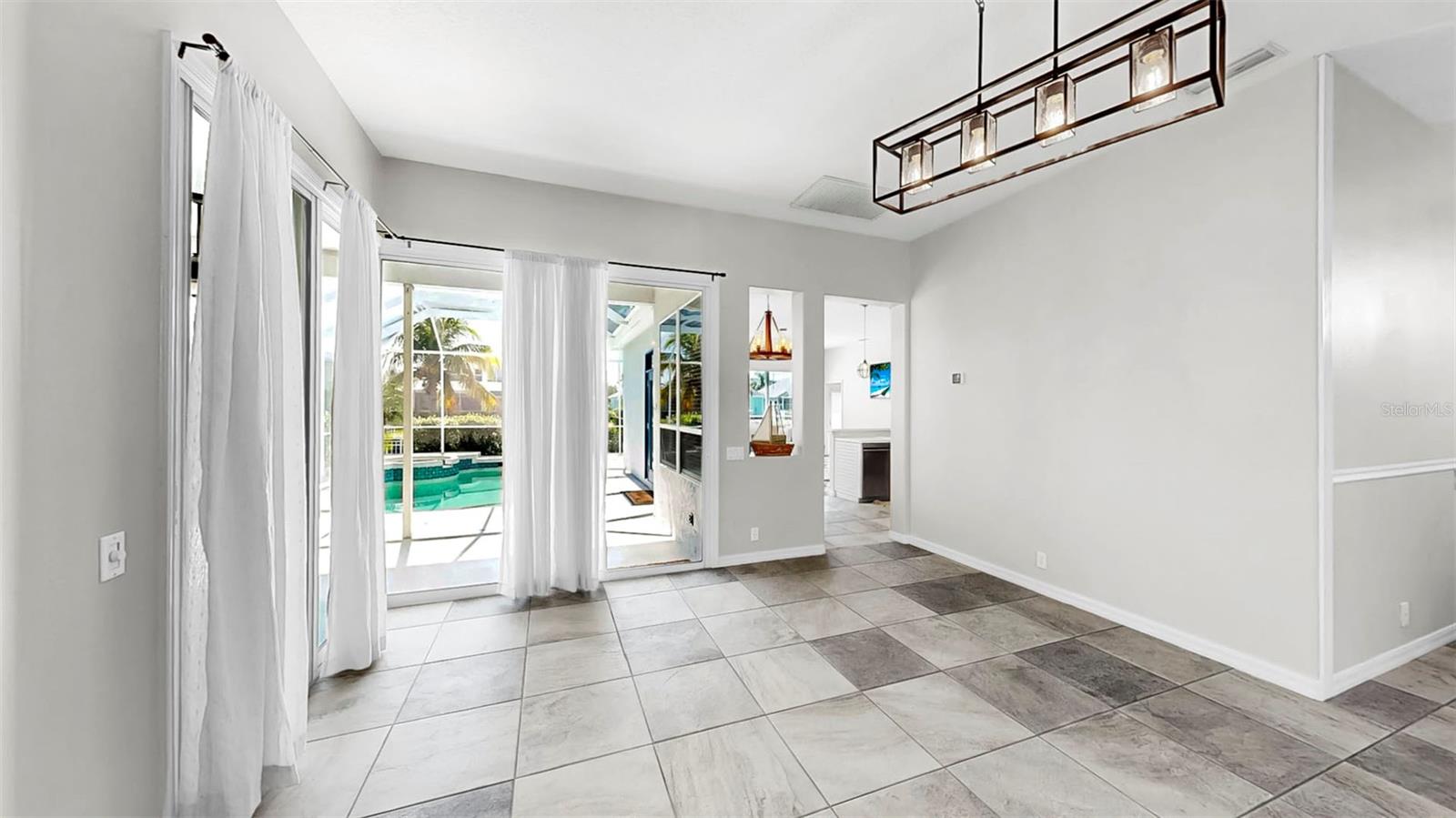 Image 21 of 68 For 4604 Blue Marlin Drive