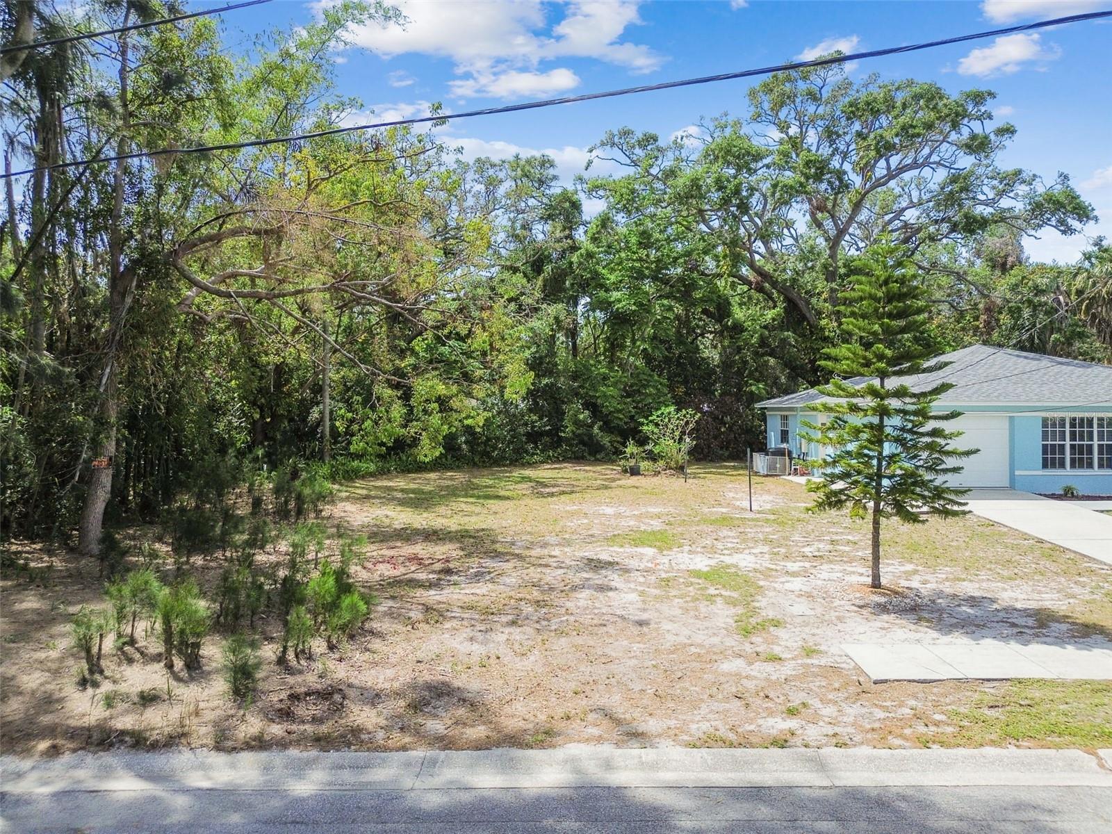 Details for 709 6th Street Ne, LARGO, FL 33770