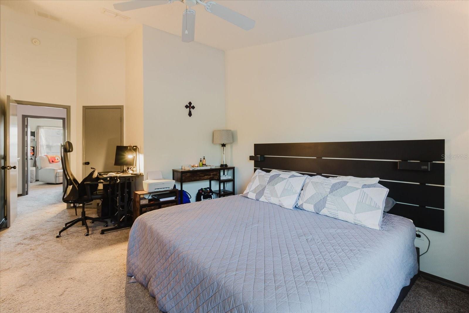 Listing photo id 17 for 12436 Berkeley Square Drive