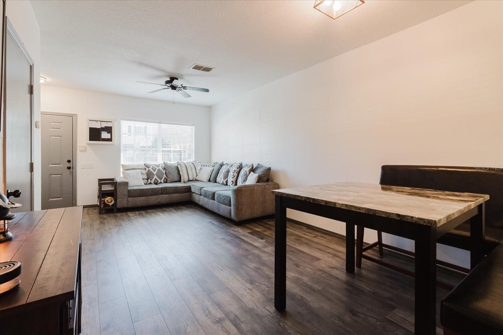 Listing photo id 2 for 12436 Berkeley Square Drive